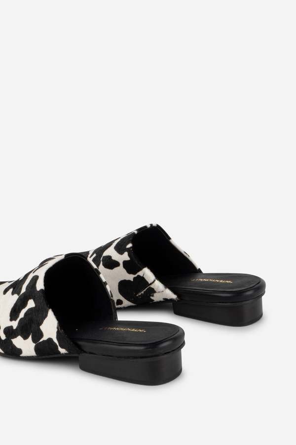 -INTENTIONALLY--------------Touch-Cowhide-Slip-On---Black-Moo-Leopard-20250331194218-2.jpg