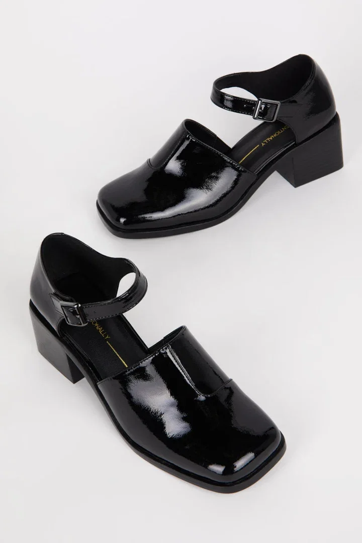 MARTYVEGAN-IYB3-1423-BLK4_026aecd6-216e-44a5-88ce-7f11b1a8a0a5.jpg.webp