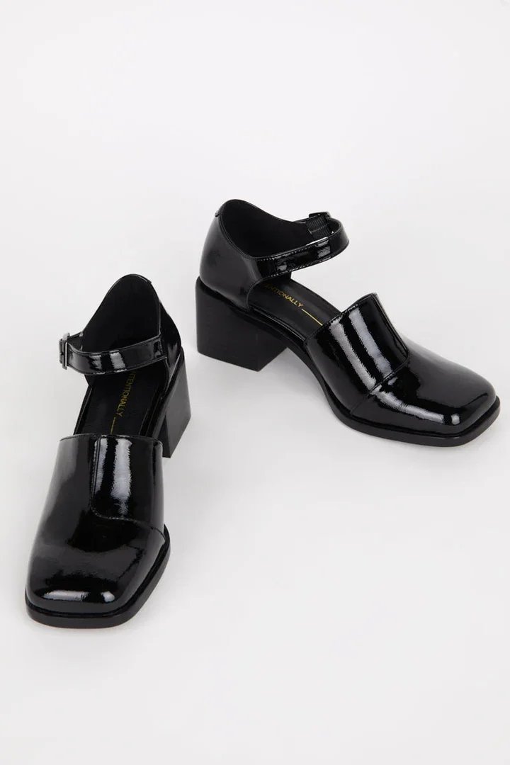 MARTYVEGAN-IYB3-1423-BLK3_1a9d6610-8a0f-4cab-af1a-4865294f9f18.jpg.webp