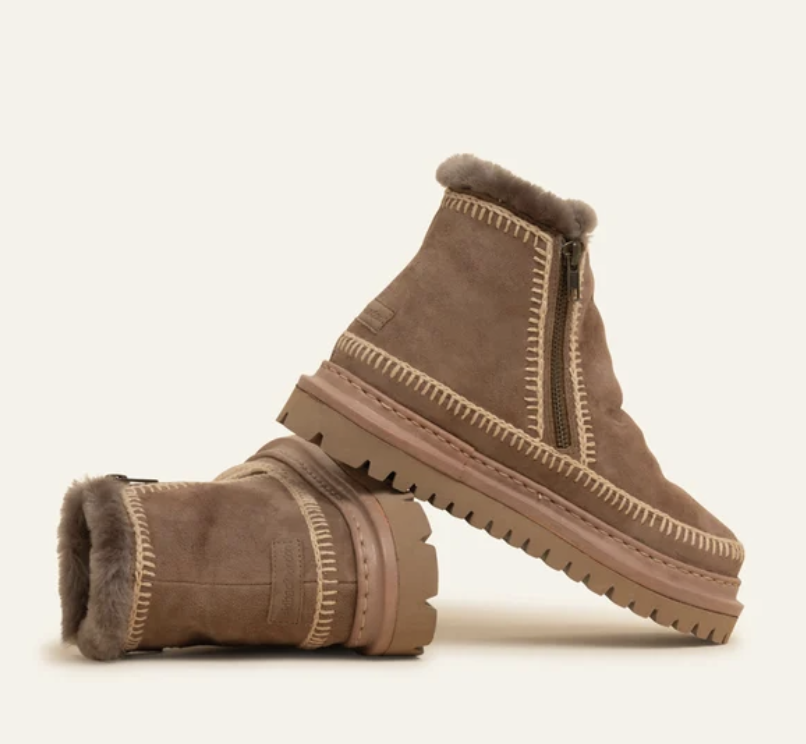 Setsu 4.0 Crochet Ankle Boot Camel Suede Beige -- LAIDBACK LONDON