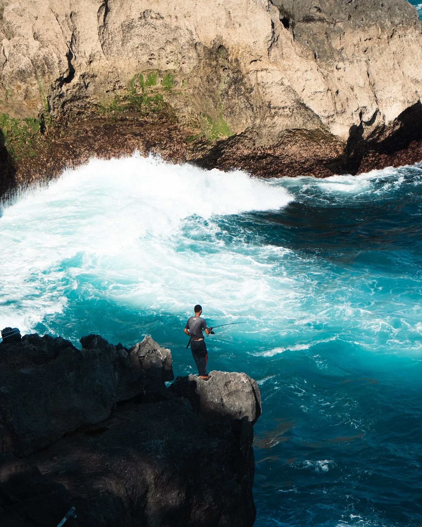 He&rsquo;s living his lifeee 

#angelsbillabong #nusapenida #travel #photography #travelphotography #sonyalpha #bali #baliphotography #exploreindonesia