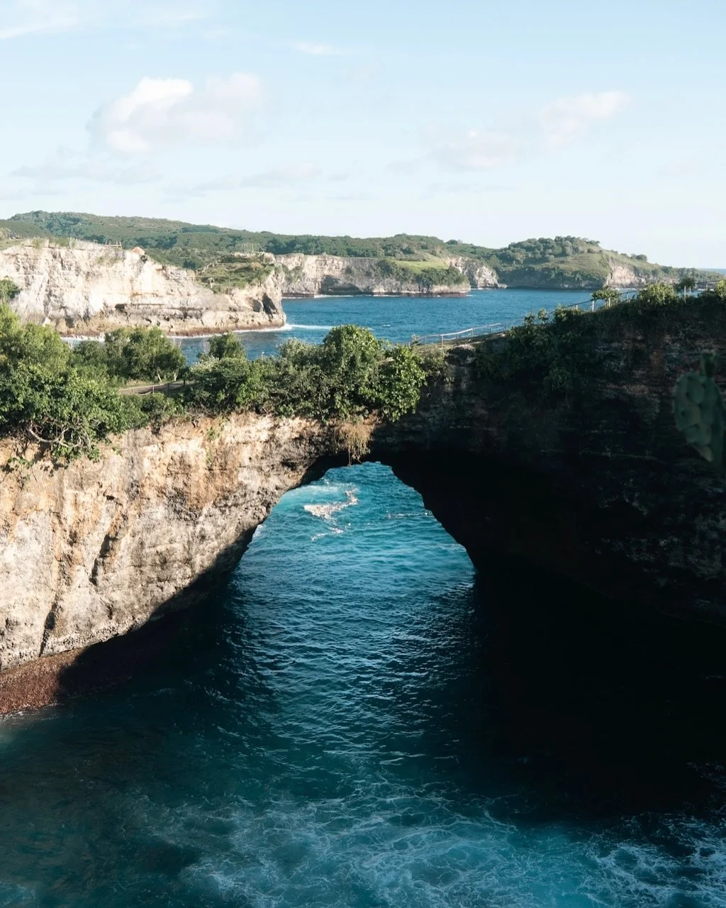 Nusa Penida&rsquo;s coastline is a masterpiece of towering cliffs, rugged rock formations, and the vast, open sea.

Many of its limestone cliffs rise over 150 meters, offering some of Bali&rsquo;s most dramatic coastal views.

Erosion from waves and 