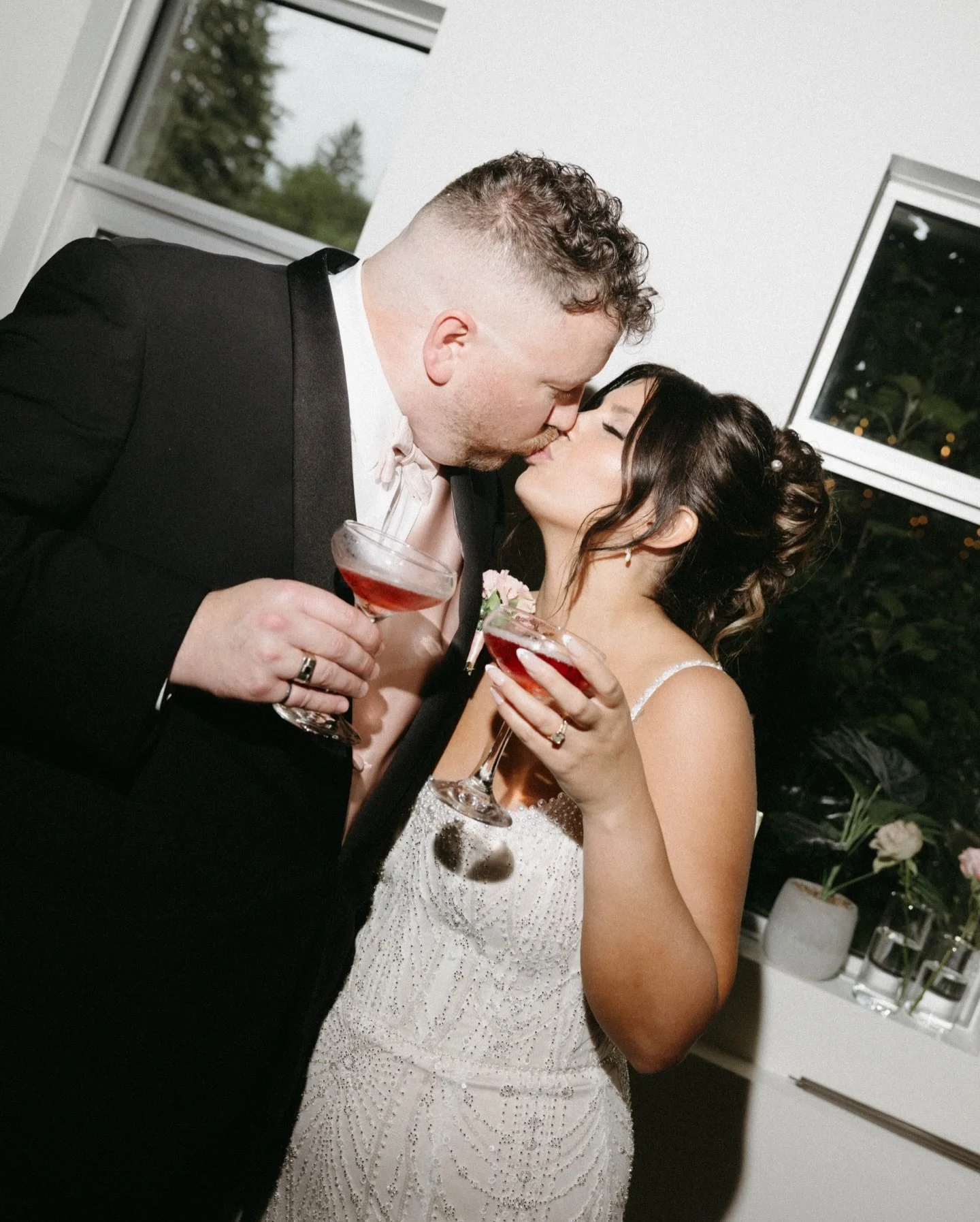This years vibe, flash 🦢🍸💍

Venue: @alwaysoccasions 
Decor: @knotwoodeventrentals 
Florals: @florans_ca 
Dress: @novellebridal 
Hair: @jordinromeohair 
Makeup: @makeupbycye 
Audiobook: @wishmethruthephone 
Photobooth: @soireehouseyeg 
Bar: @rhubar