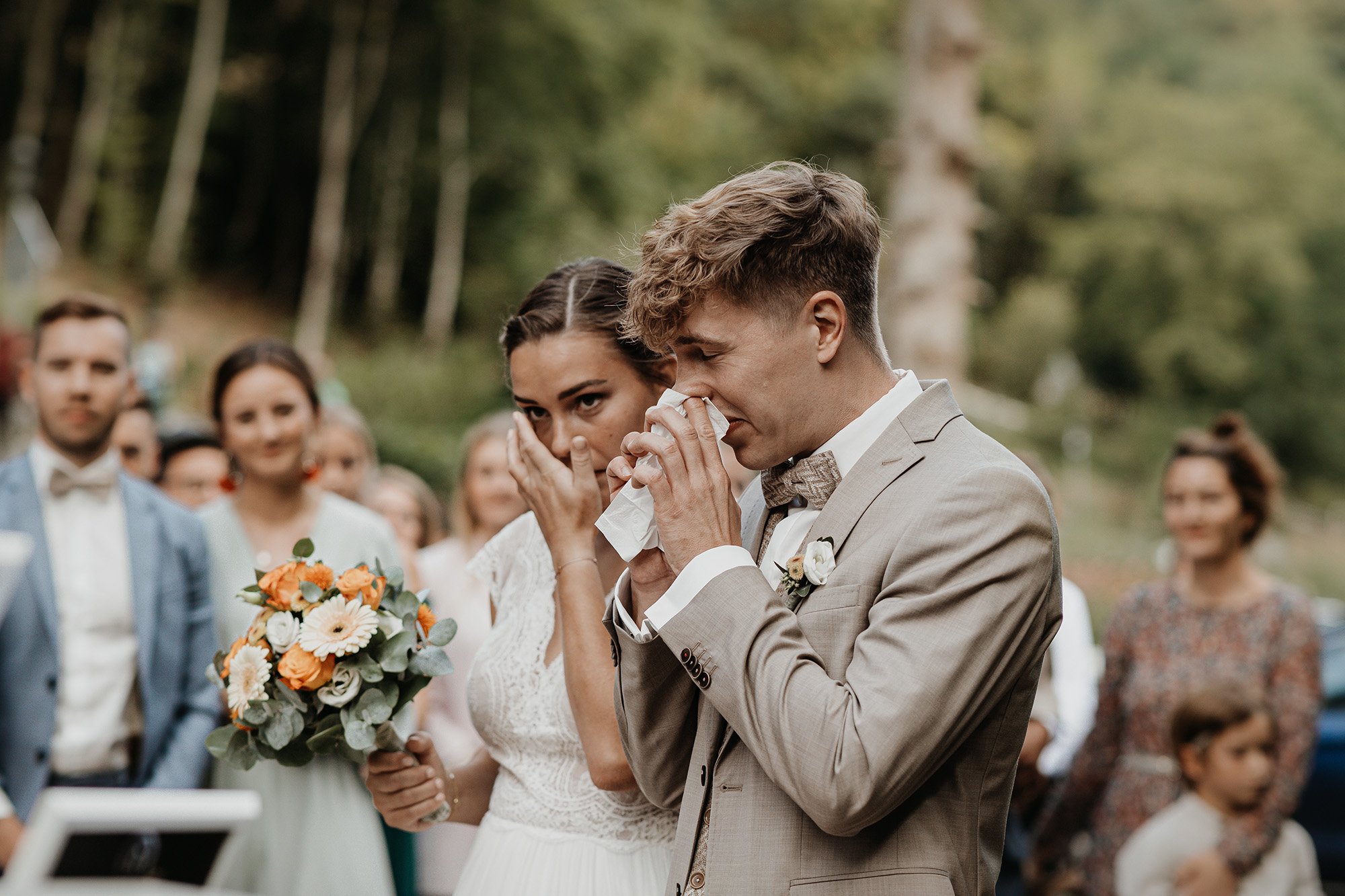 Hochzeitsfotografie Emotionale freie Trauung in der Eifel