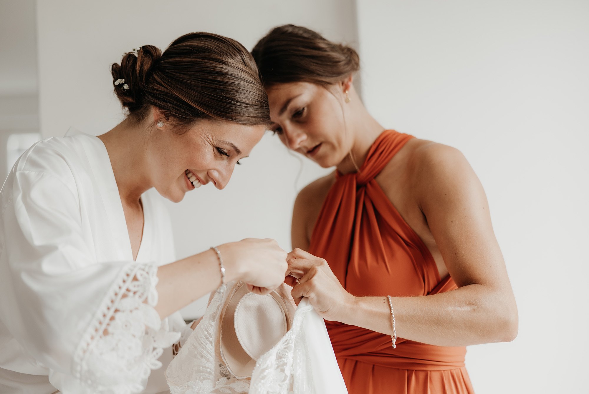 Hochzeitsreportage Romantische Sommerhochzeit in der Eifel Getting Ready