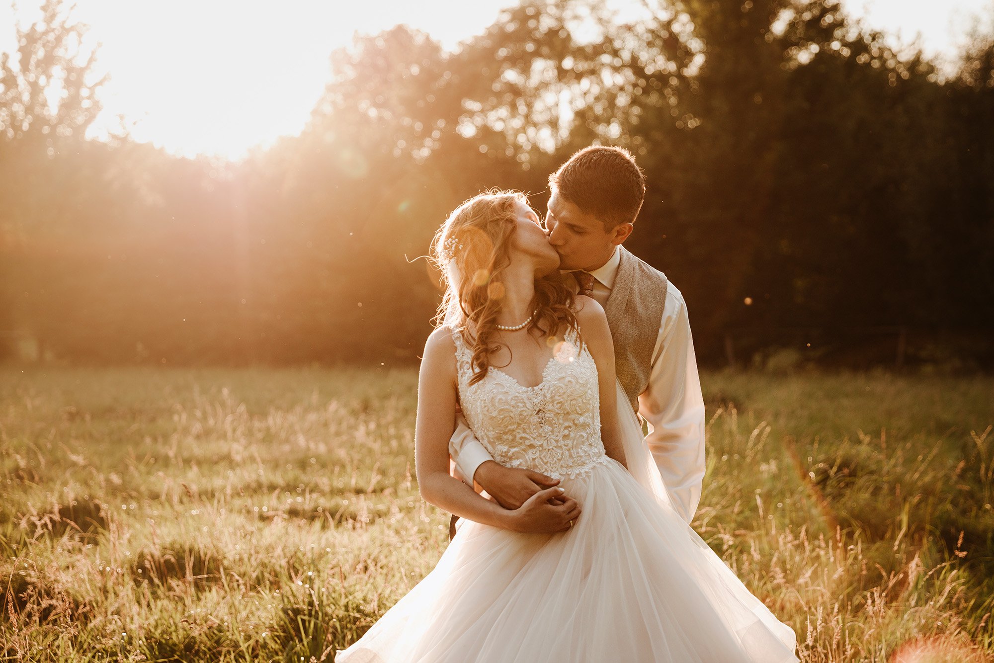 Hochzeitsfotografie im Sonnenuntergang in Aachen