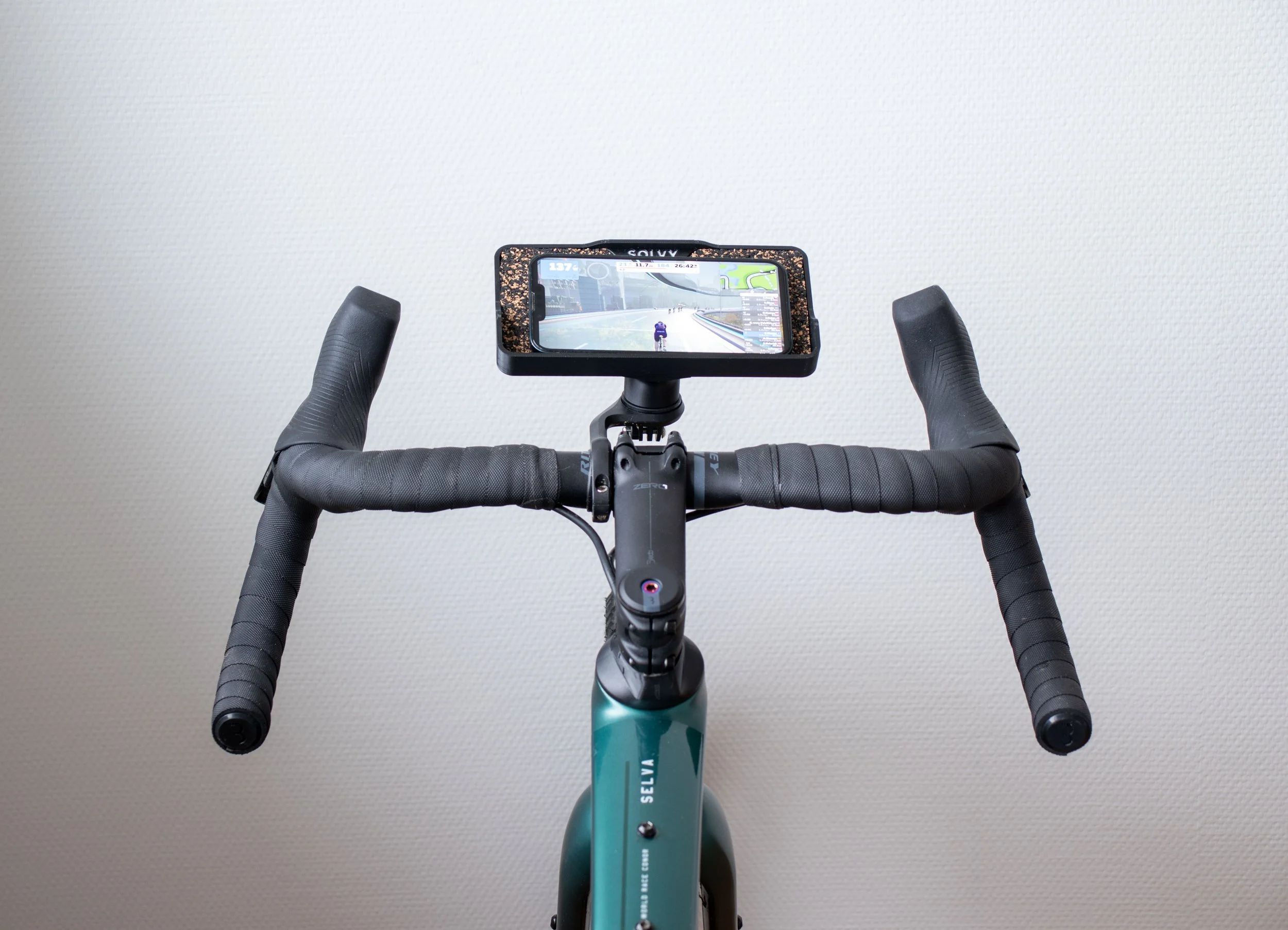 Support de téléphone pour home trainer - Zwift MyWhoosh Rouvy - Garmin Wahoo - SOLVY.BIKE