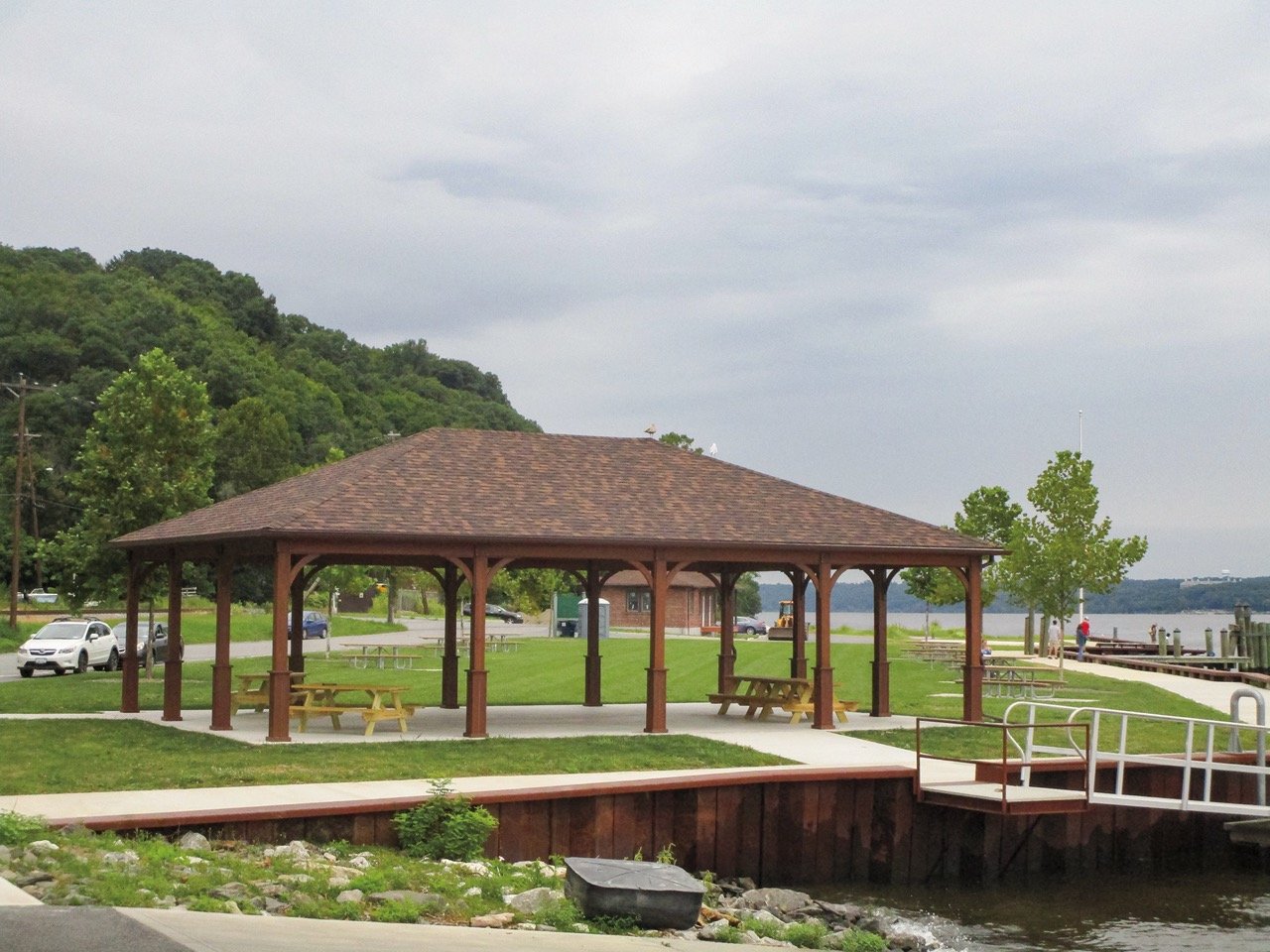 30x44 Large Keystone Pavilion w/(14) posts