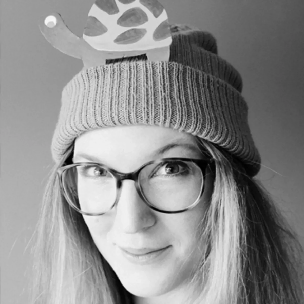 Ein Foto der Illustratorin Karolina Benz