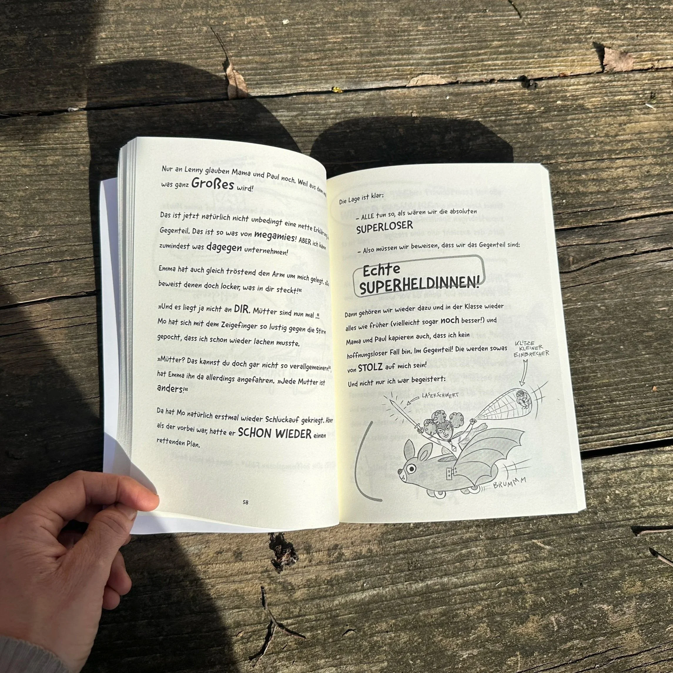 Ein Foto vom aufgeschlagenen Buch "Jule Bambule"