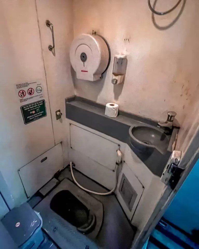 Basic - Level Toilet