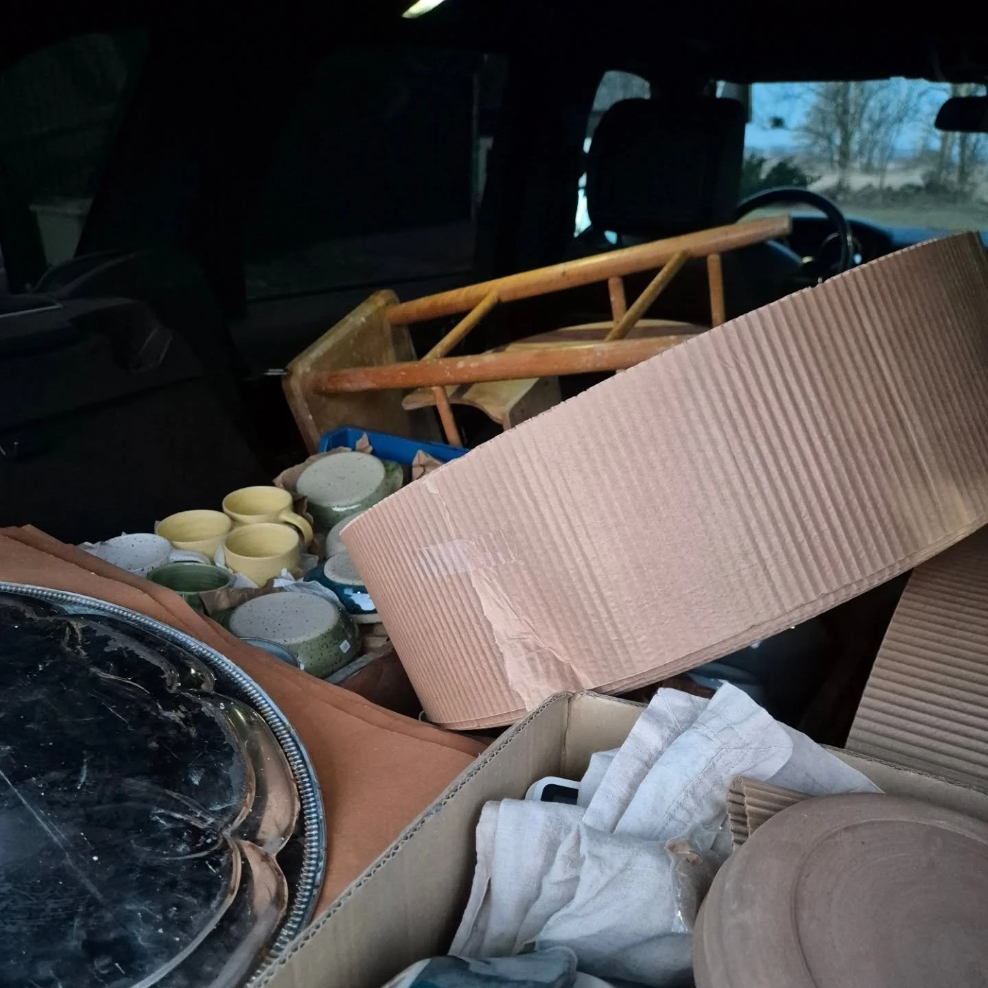 Packad och klar inf&ouml;r morgondagens stora matfest p&aring; Halmstads teater 11-20✔️❤️
Jag har jobbat som en galning helaste dagen och kommer nog somna gott i soffan efter @cbergfeldt ikv&auml;ll.

Swipa vidare ➡️ f&ouml;r att se lite av det som f