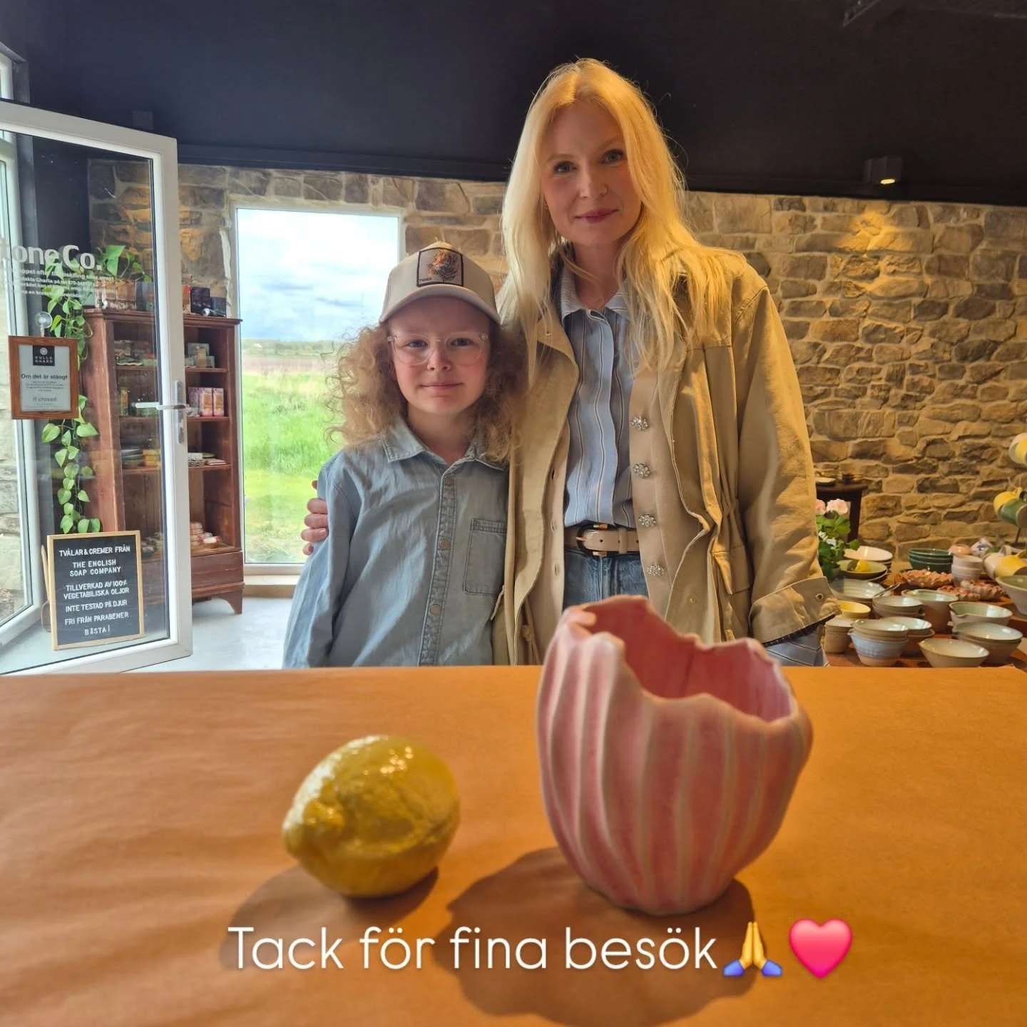 Wow, vlken fantastisk dag det blev ig&aring;r!!! 🩷🌼

Dagen b&ouml;rjade med kunder redan innan jag &ouml;ppnade och sen t&ouml;mde jag en ugn d&auml;r precis ALLT blev r&auml;tt. 

S&aring; tusen tack f&ouml;r alla h&auml;rliga samtal,  k&ouml;p oc