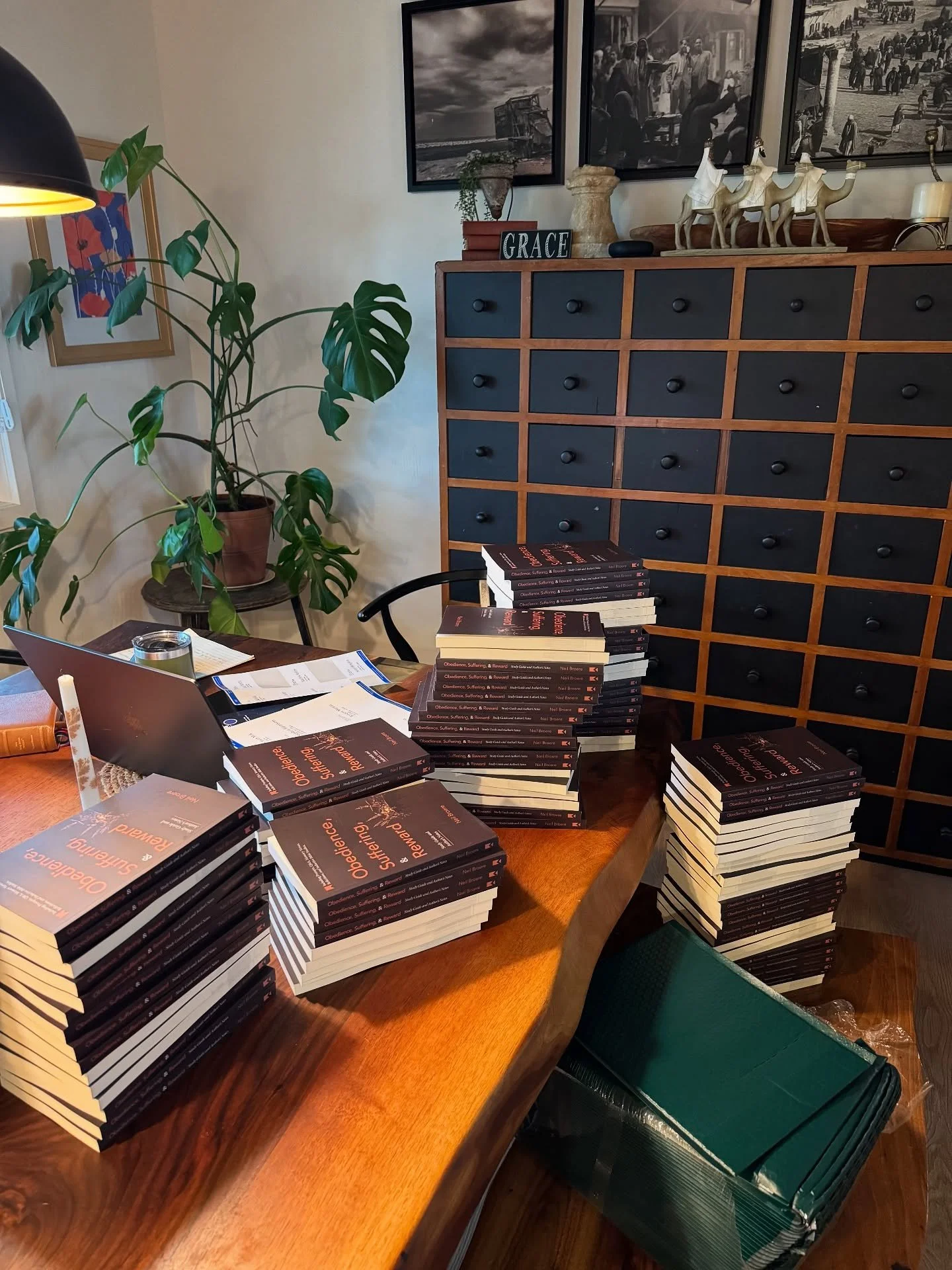 Great news if you pre-ordered the Study Guide&hellip;the shipment arrived early 🙌 That means you can expect YOUR copy to arrive early, too!

There&rsquo;s still 6 days to pre-order on NeilBroere.com if you haven&rsquo;t had a chance yet. The release