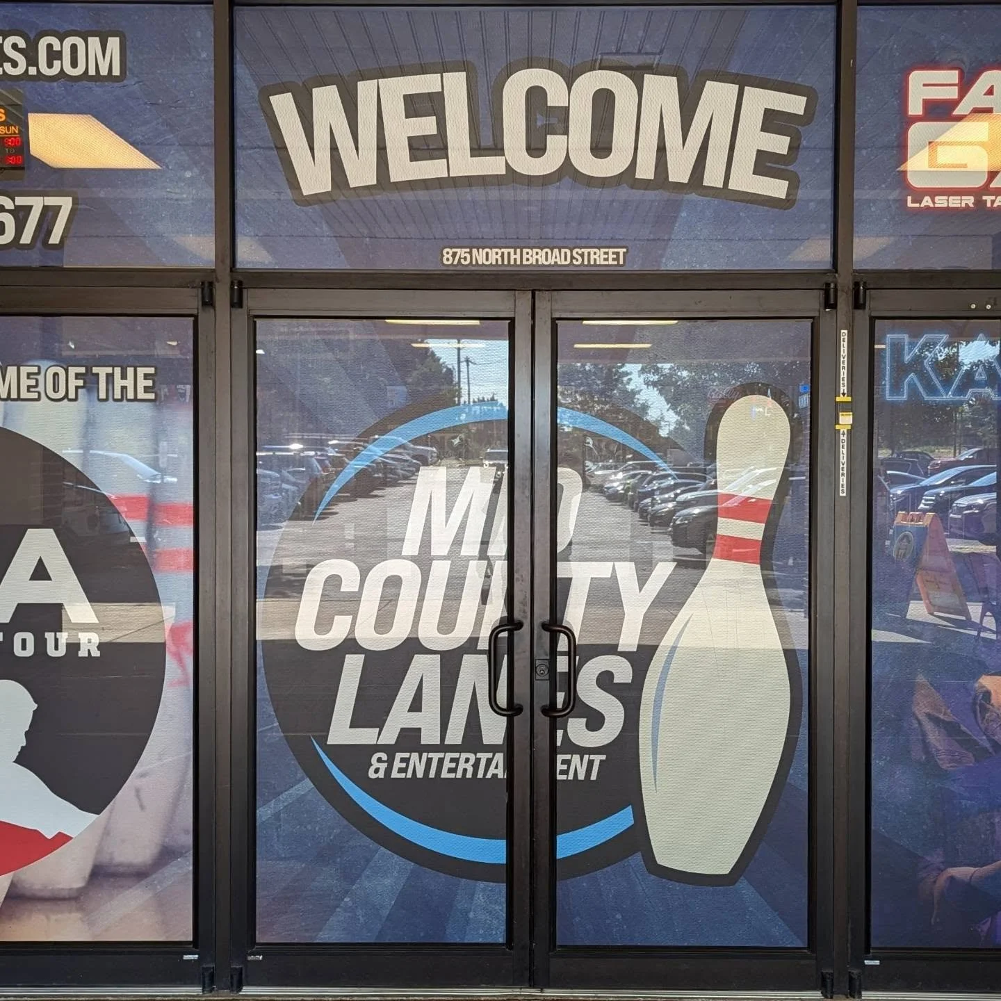 Made it to Middletown, DE with @anthonyscaccia for the PBA Rita Justice Classic. Just finished up the practice session. Looking at my @swag_bowling Joker, Pure Fantasy, and Big Bro Top Dog as my game plan to start. Also get to try out the new jersey 