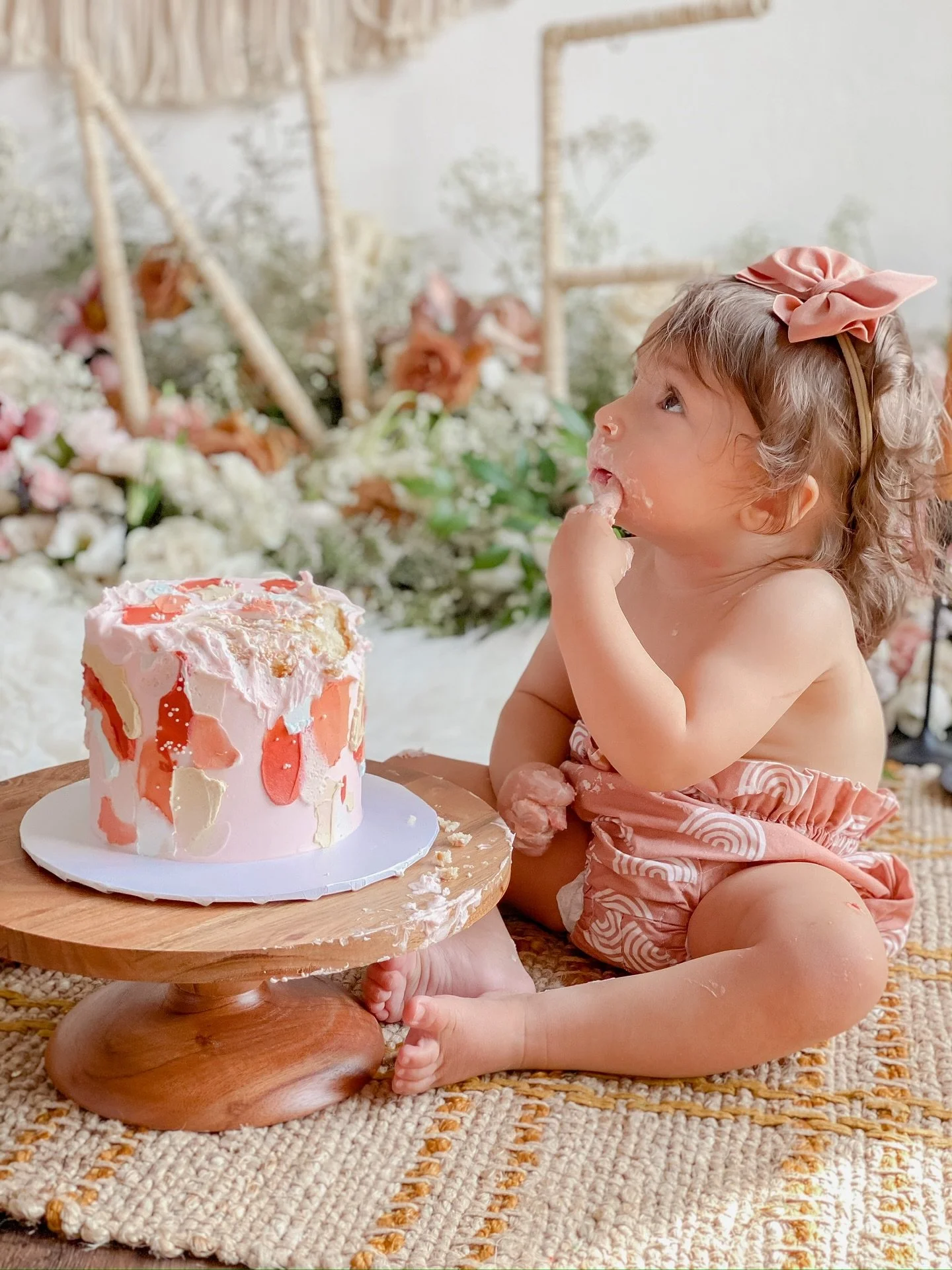 Sunday &ldquo;Smash&rdquo; cake shot 📸
We love being a part of all of the best memories in your life! 🎂

#smashcake #smashcakephotoshoot #firstbirthdaycake #firstbirthday #boho #bohobaby #letthemeatcake #firstbite #cake #bakery #greenvillesc #yeaht