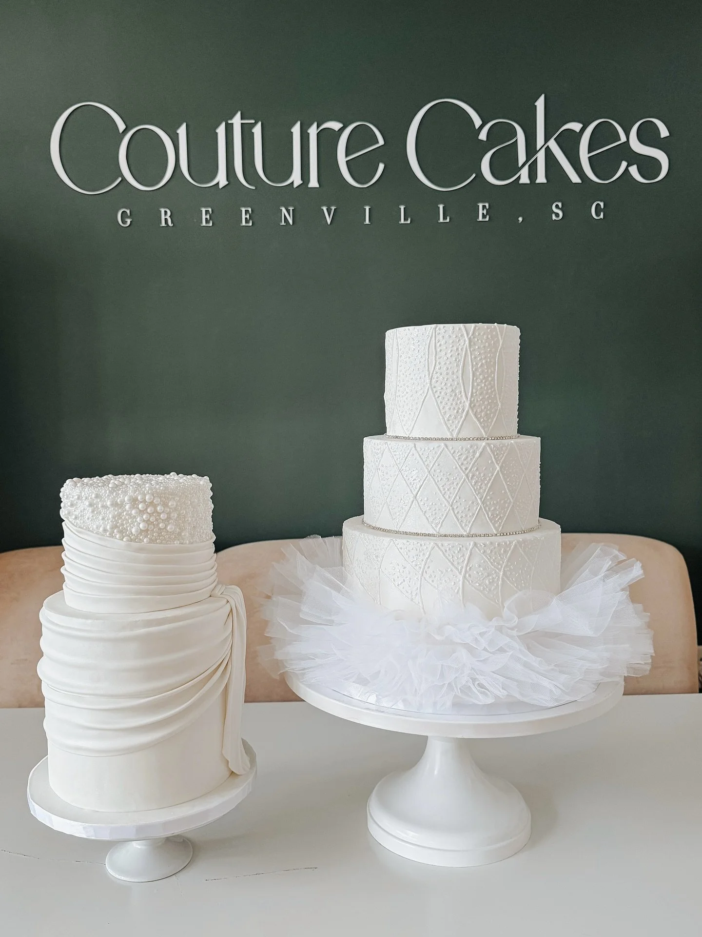 Where to even begin?! 💍
First and foremost @thebridalloftgvl was amazing enough to ask us to collaborate with them for a vendor showcase event to celebrate the opening of their new store! Thank you again for trusting in us to supply the tastiest des