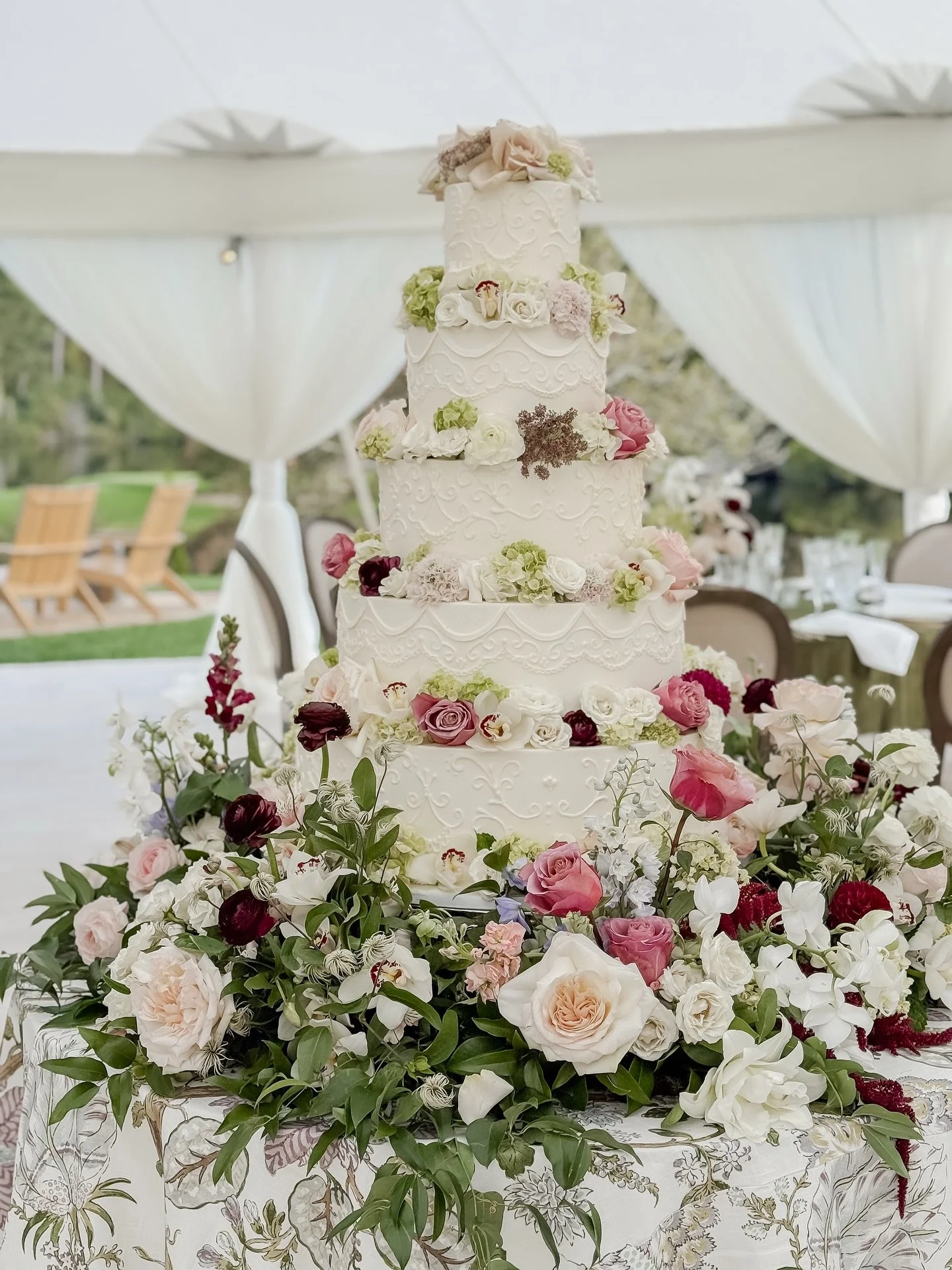 Pictures don&rsquo;t do this cake justice!! It was definitely GRAND! Thrilled with how it came together! 💗