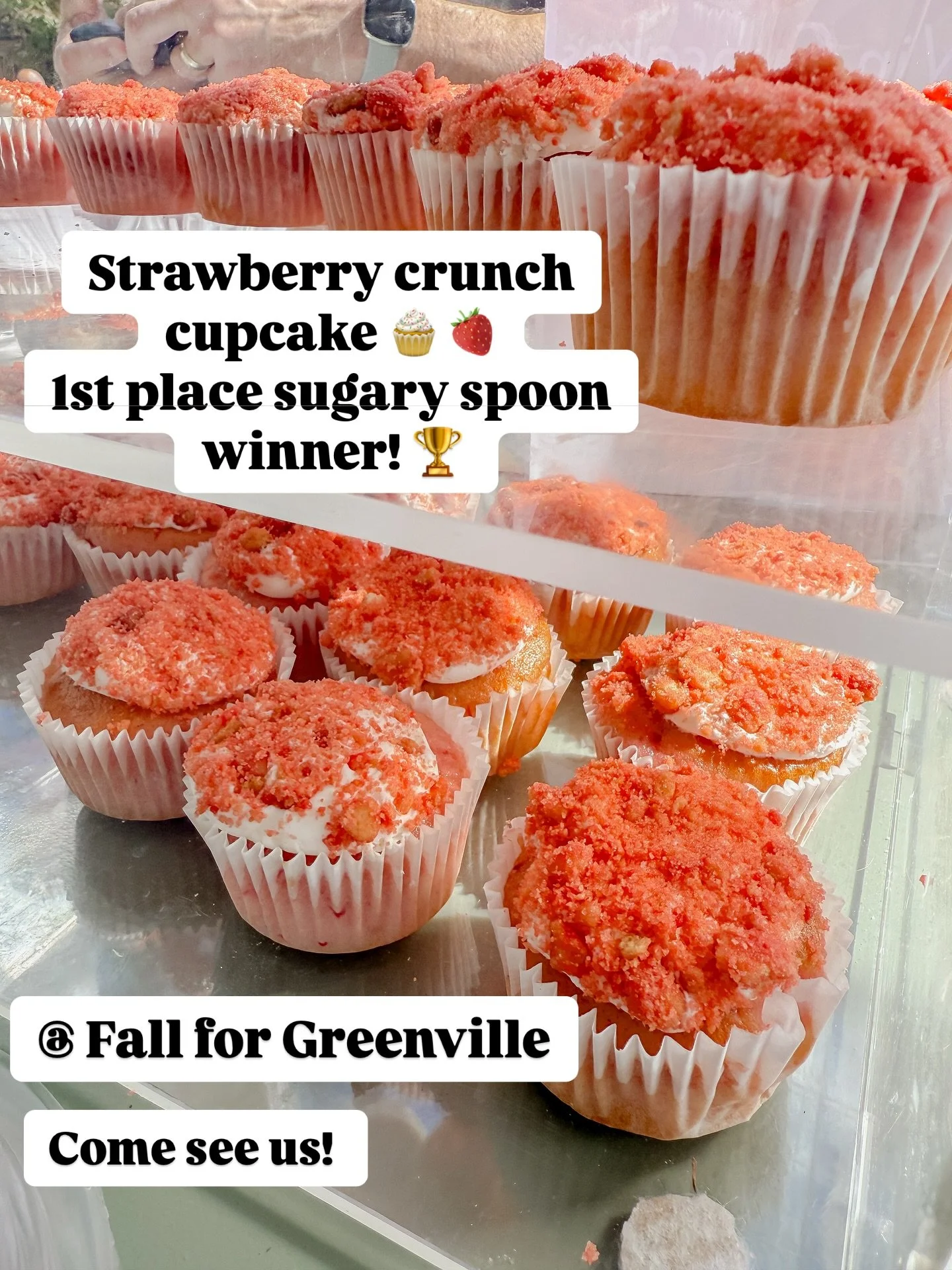 @fallforgville Sugary spoon 1st place winner!!! 🏆 🍓🧁 Come grab your very own strawberry crunch cupcake!