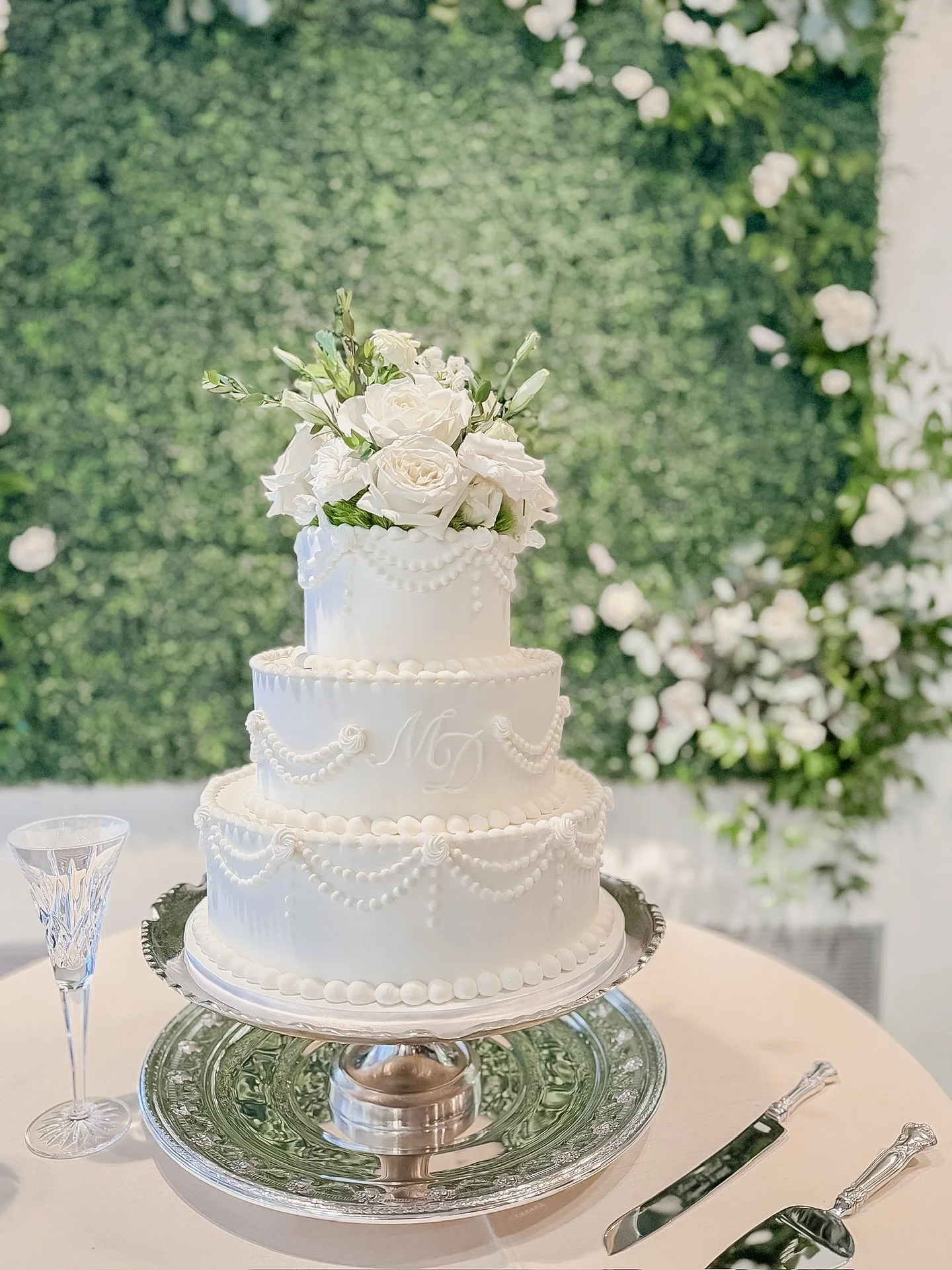 We hope vintage cakes never go out of style 🤍🎂