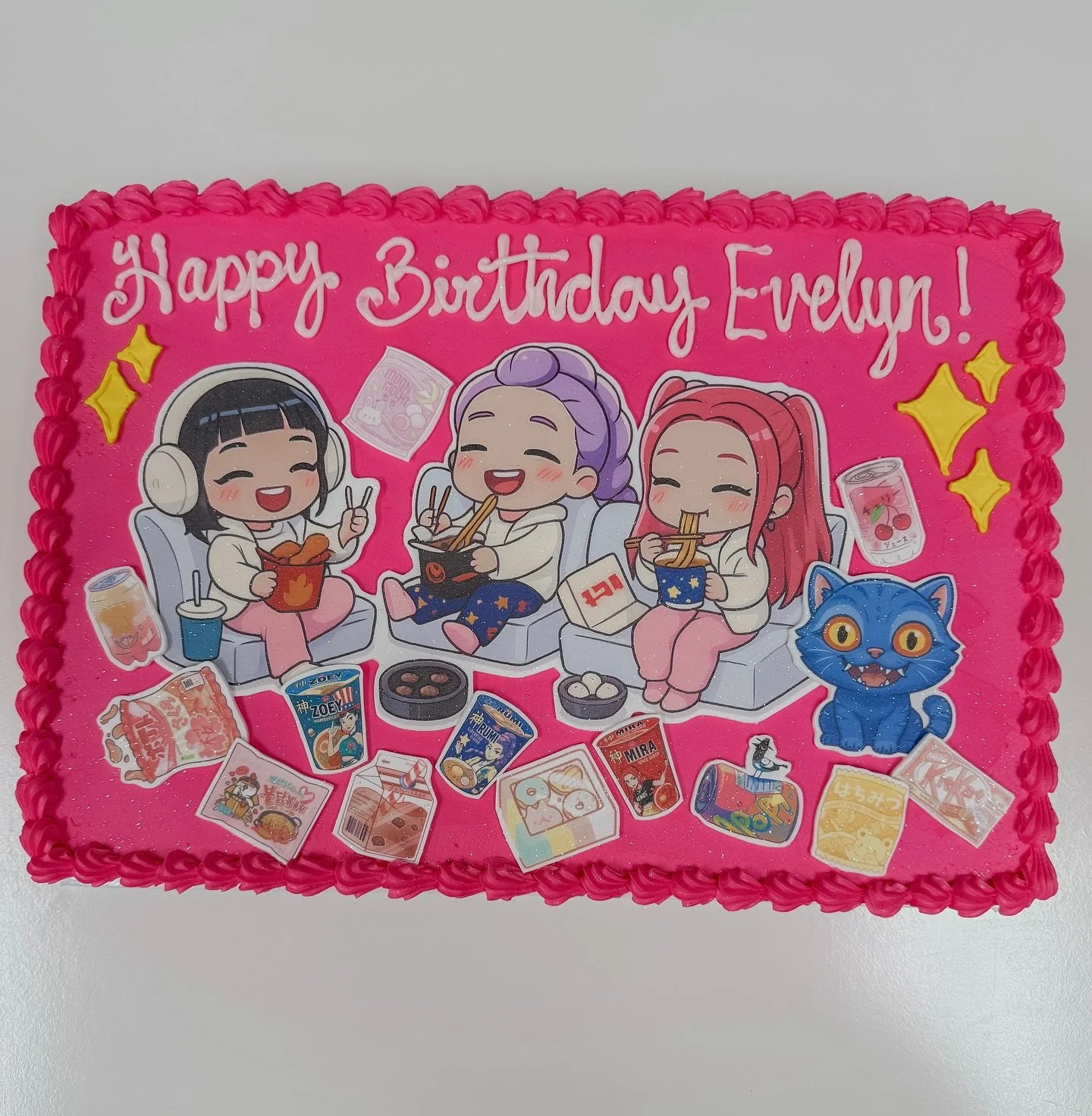 We had so much fun creating this custom Kpop Demon Hunters cake for Evelyn! She wanted all the Huntrix girls, but wanted them surrounded with all the food 🍱🍜🍣🥟🎂
We hope her birthday was truly ✨Golden✨