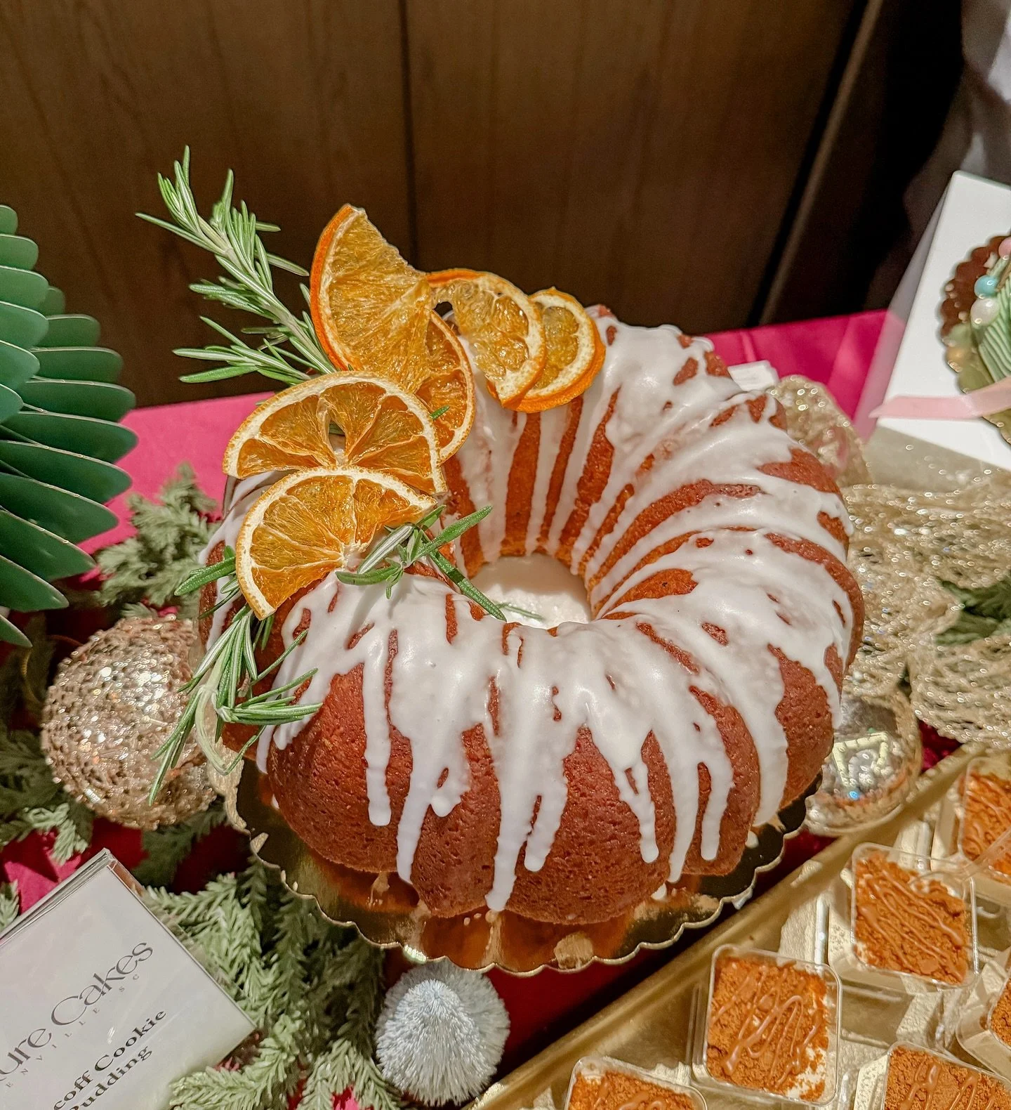 Indulge in a little bit of nostalgia this holiday season! Our pound cakes are now available for preorder! 
Don&rsquo;t wait! They&rsquo;re only available for a limited time 🎅🏽🎄

Choose from Orange Cardamom, Vanilla bean, or Lemon
 
Large - $30
Ind