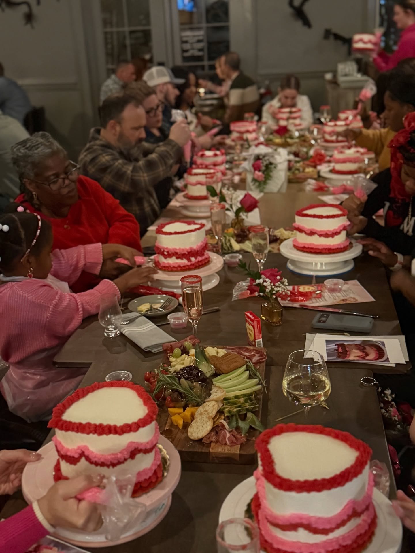 2/11/26 cake decorating @whitewine_butter ! 💗🎂🍷🧈
We had the best time! 🥰