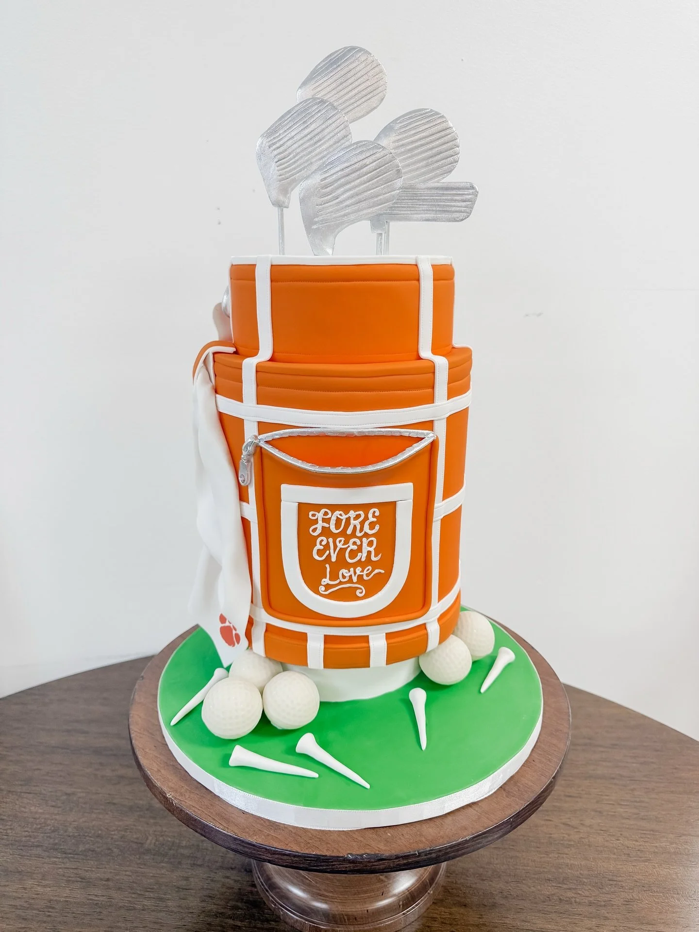 We love a good golf themed grooms cake! ⛳️
What kind of cake would you choose for your groom?