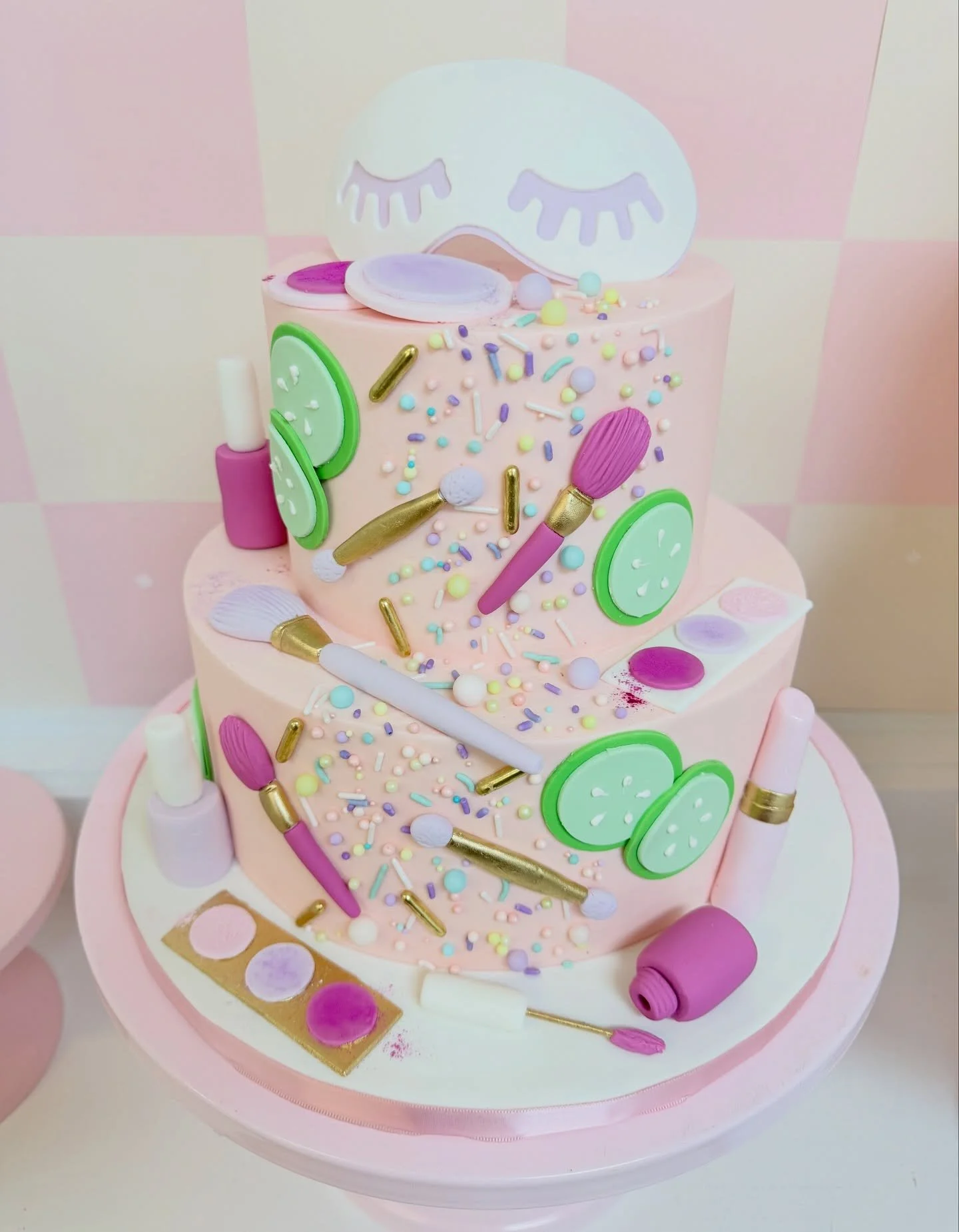 Sunday Spa Day anyone? 🥒💄💅