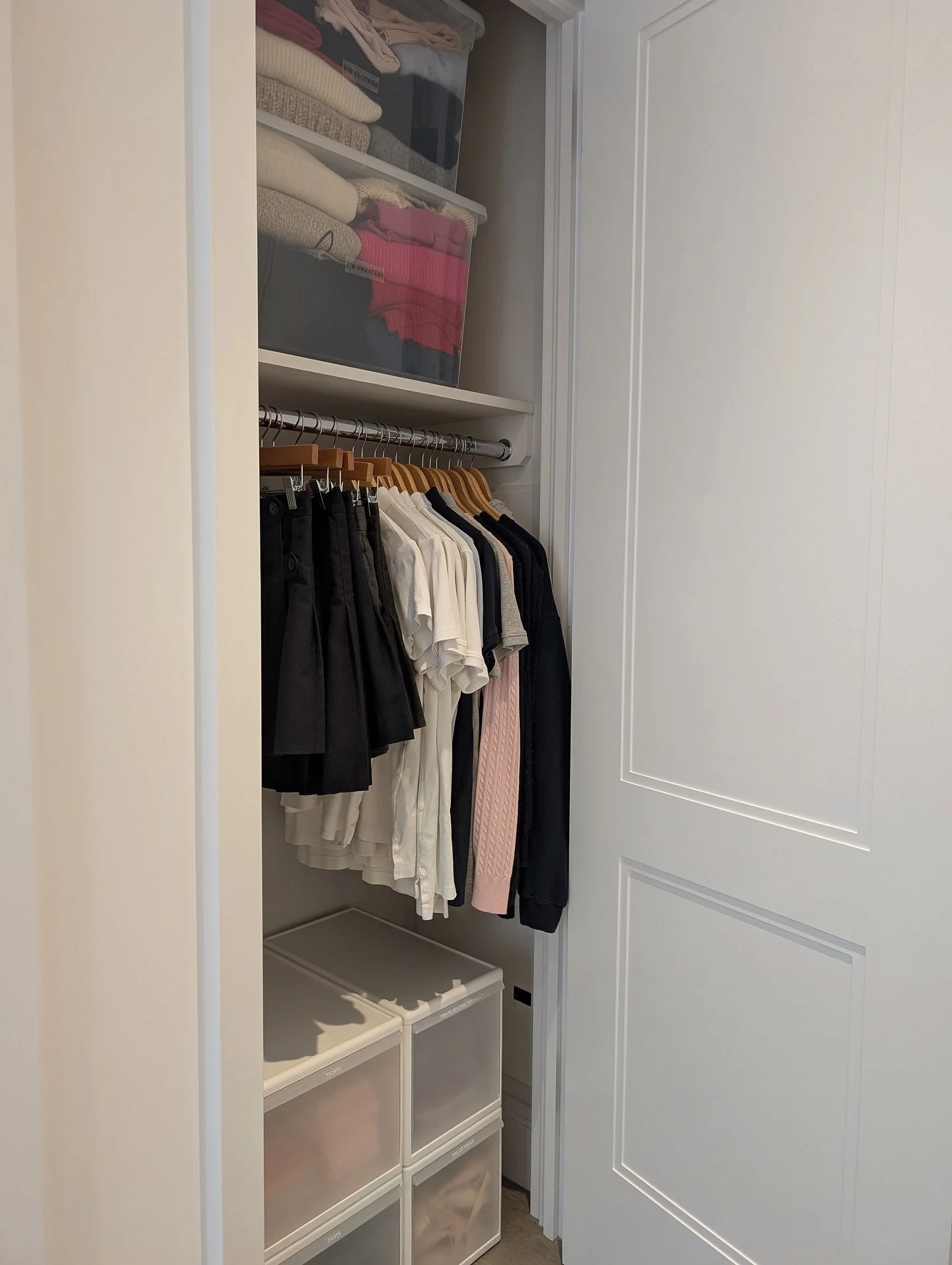 Uniform and seasonal closet before and after 👕

#homeorganization #closetorganization #uesmoms #bergenmom