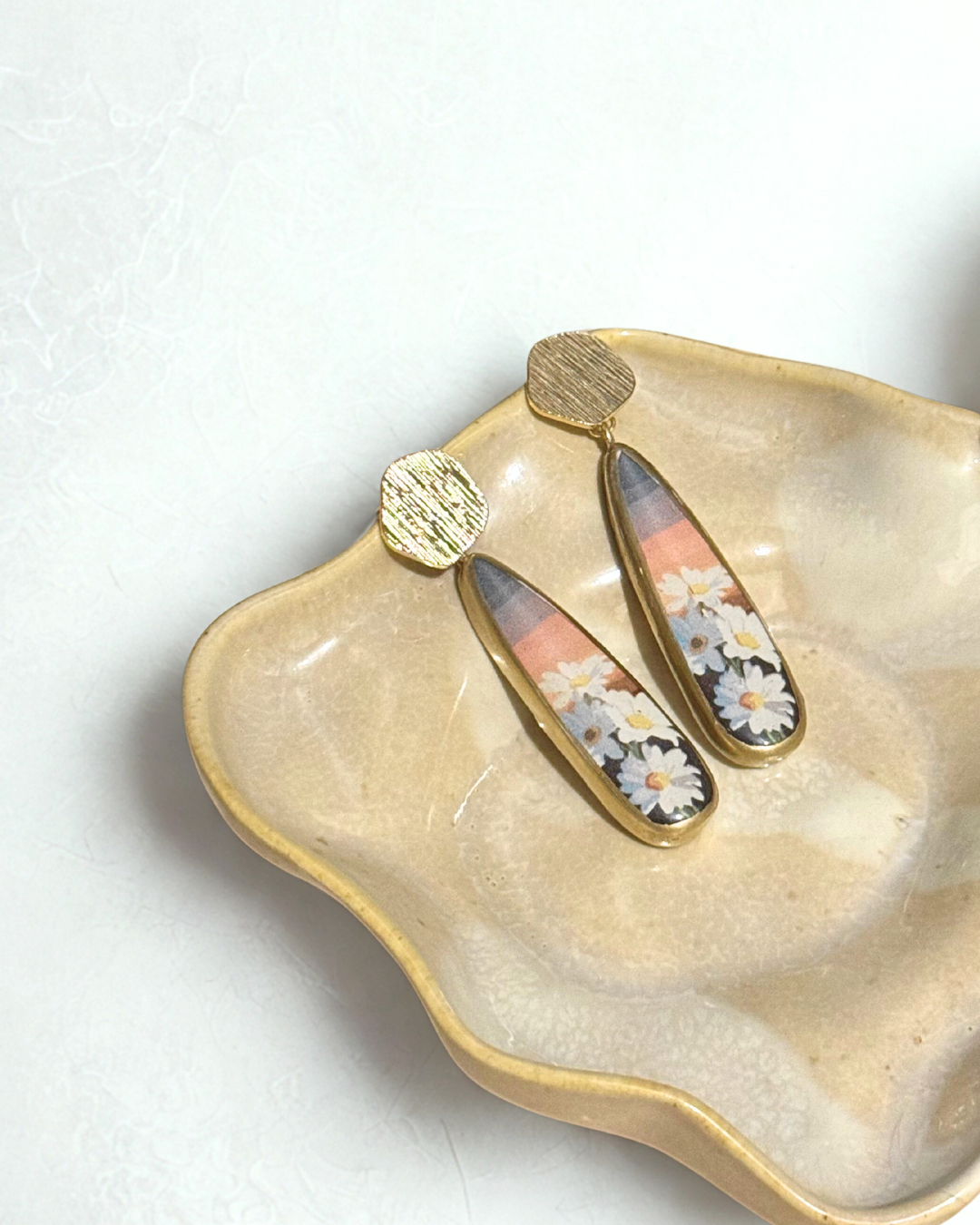 Sunset Daisy Earrings
