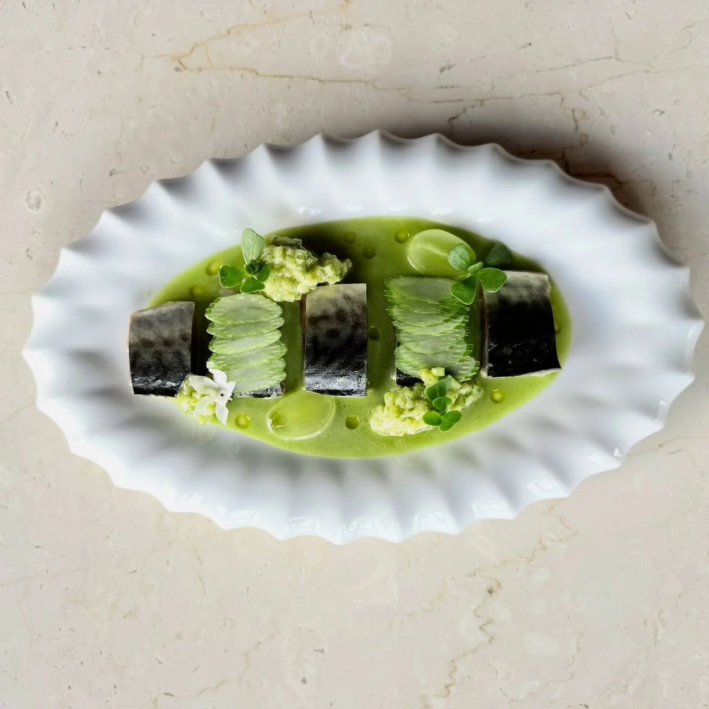 Se siente ese verano que asoma. Entran platos nuevos, entran sabores frescos y texturas que hablan de nuestro entorno. Una carta pensada para repetir, para compartir y para celebrar.

Mar del Plata me fascina porque tiene un ADN argentino irrepetible