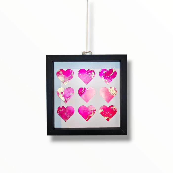 Black frame multiple heart mount.png