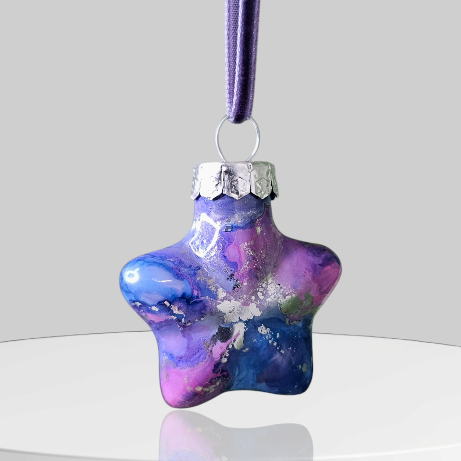 Sparkling Star mini glass baubles.png