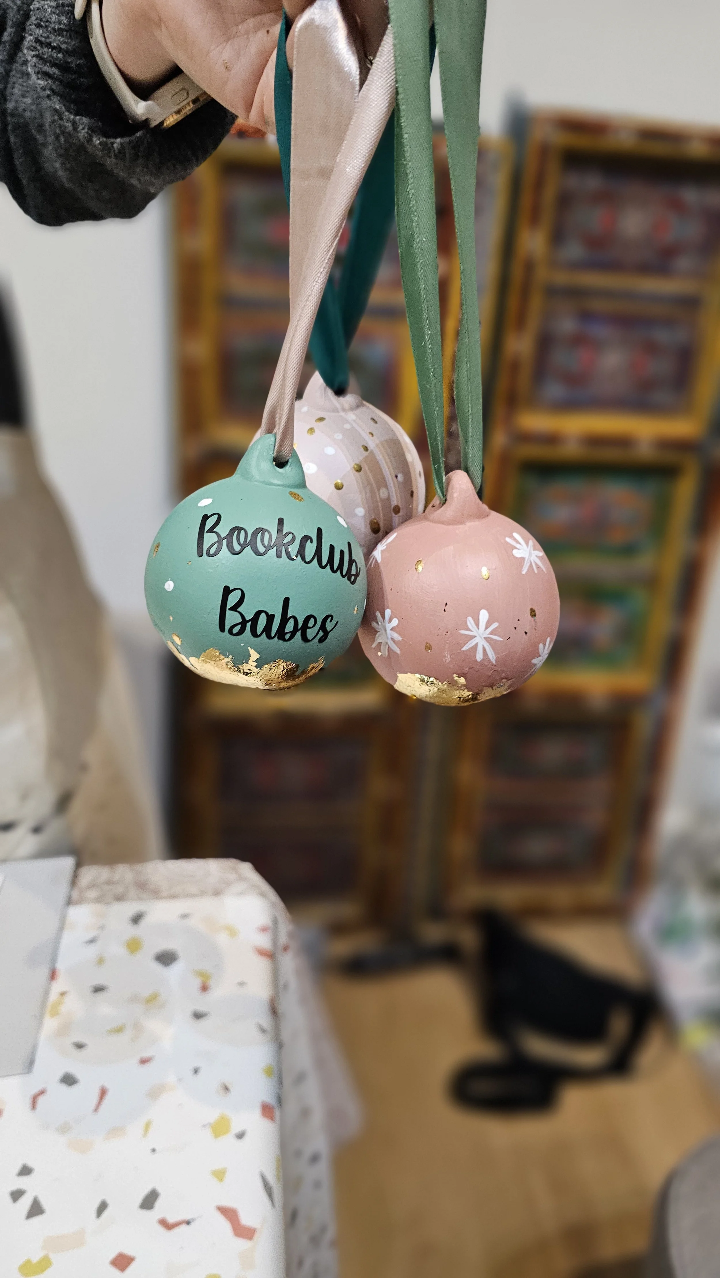 Paint a bauble workshop.jpg