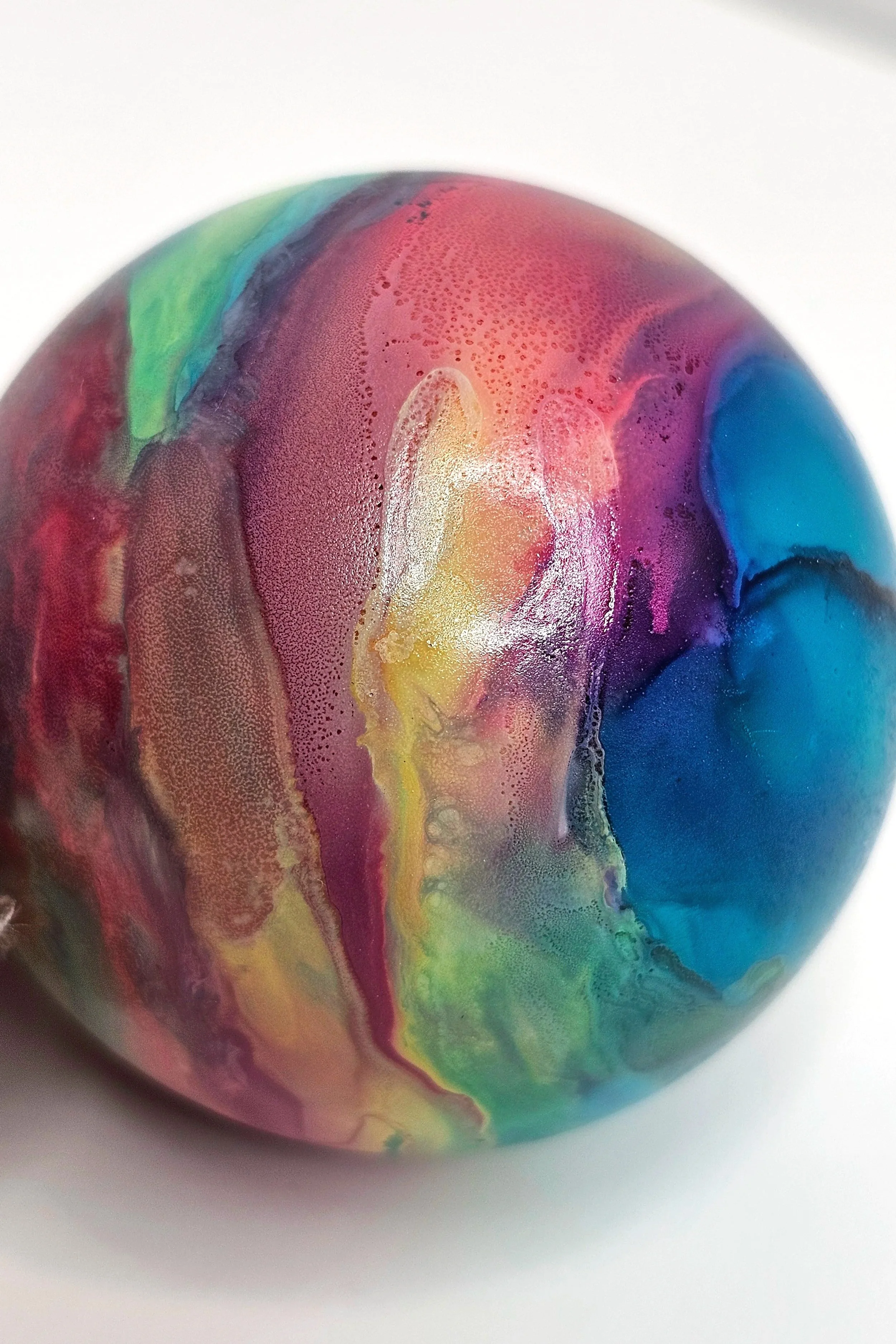rainbow+planet+bauble+close+up.jpg