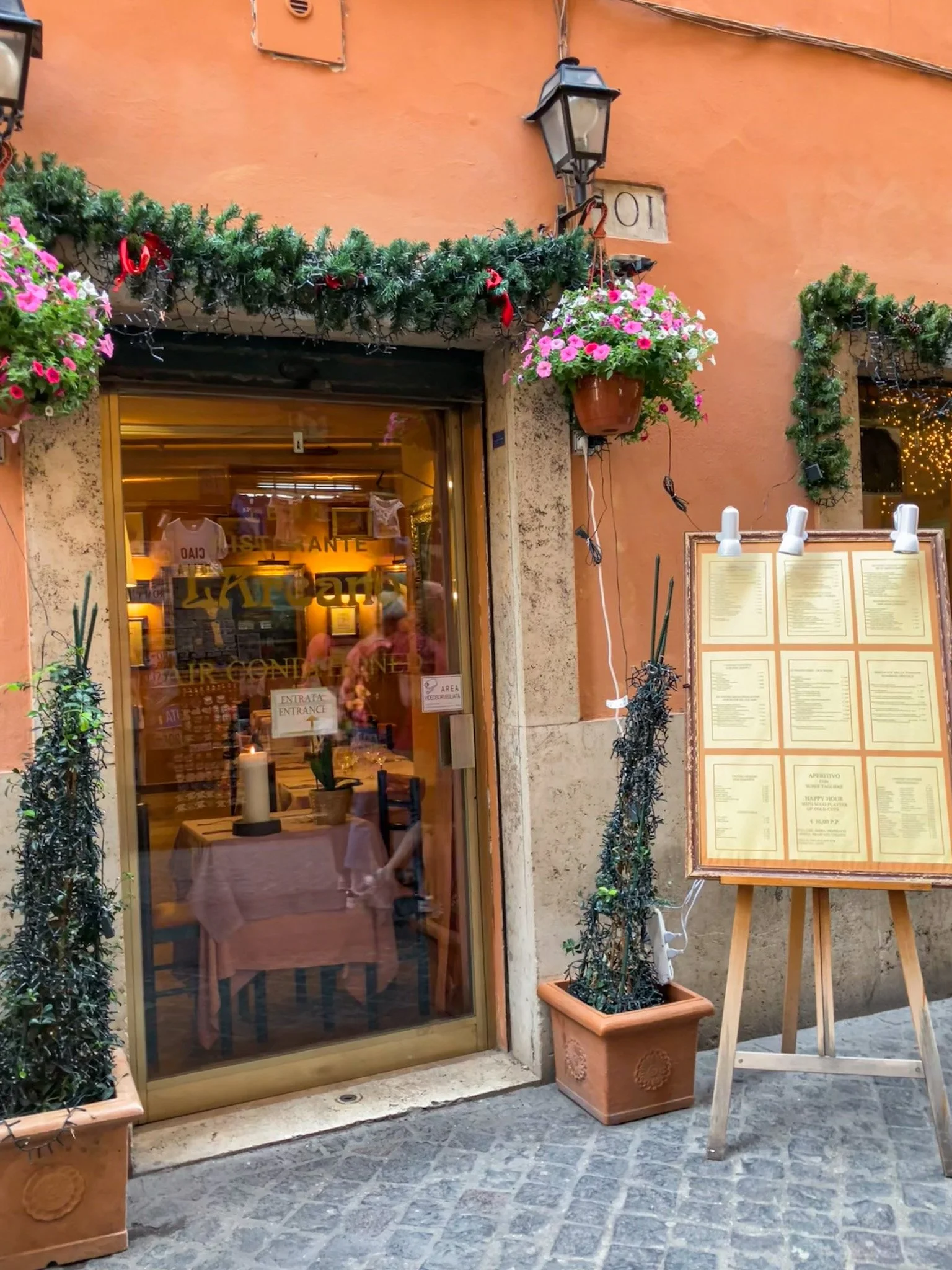 Charming restaurant in Rome