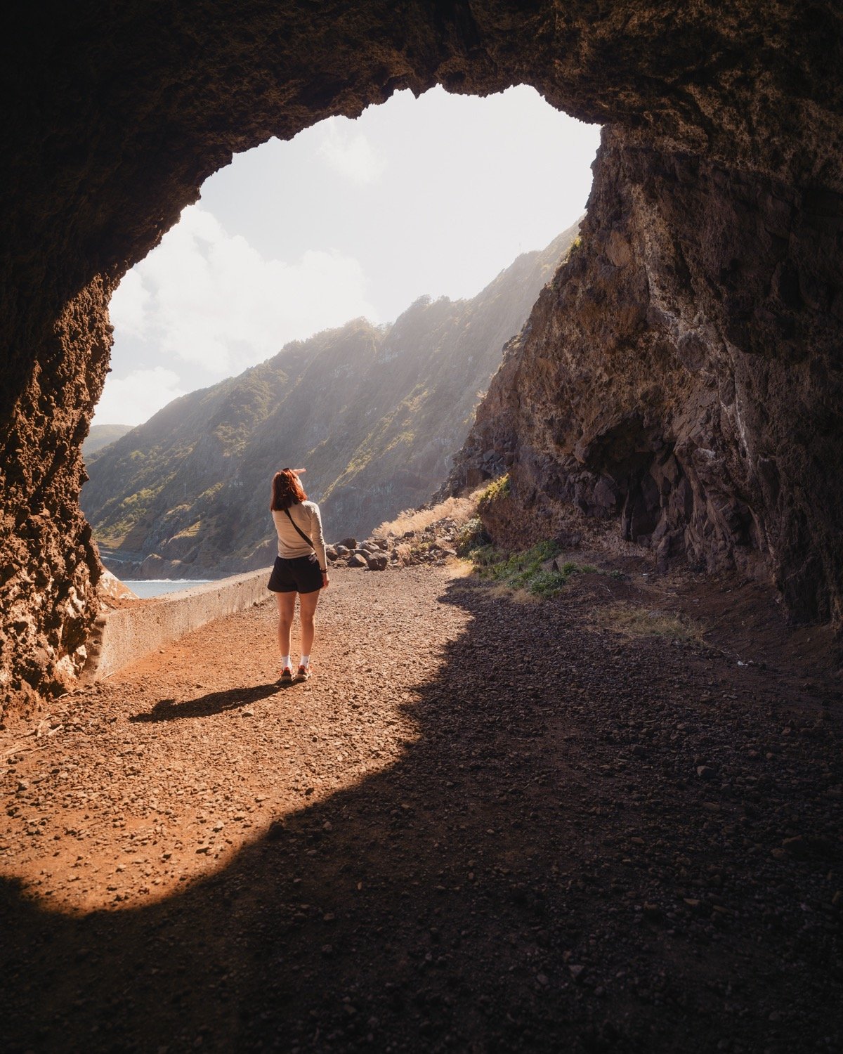 Made it through the secret tunnel (not as dramatic as an action movie escape, but close) and found this epic archway with barely anyone around. Sometimes the best spots aren&rsquo;t marked on a map&mdash;you just have to walk through a mysterious tun