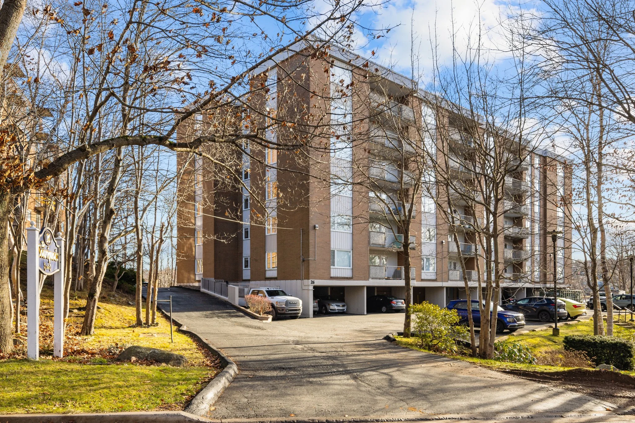 1-web-or-mls-26-brookdale-cres-308.jpg