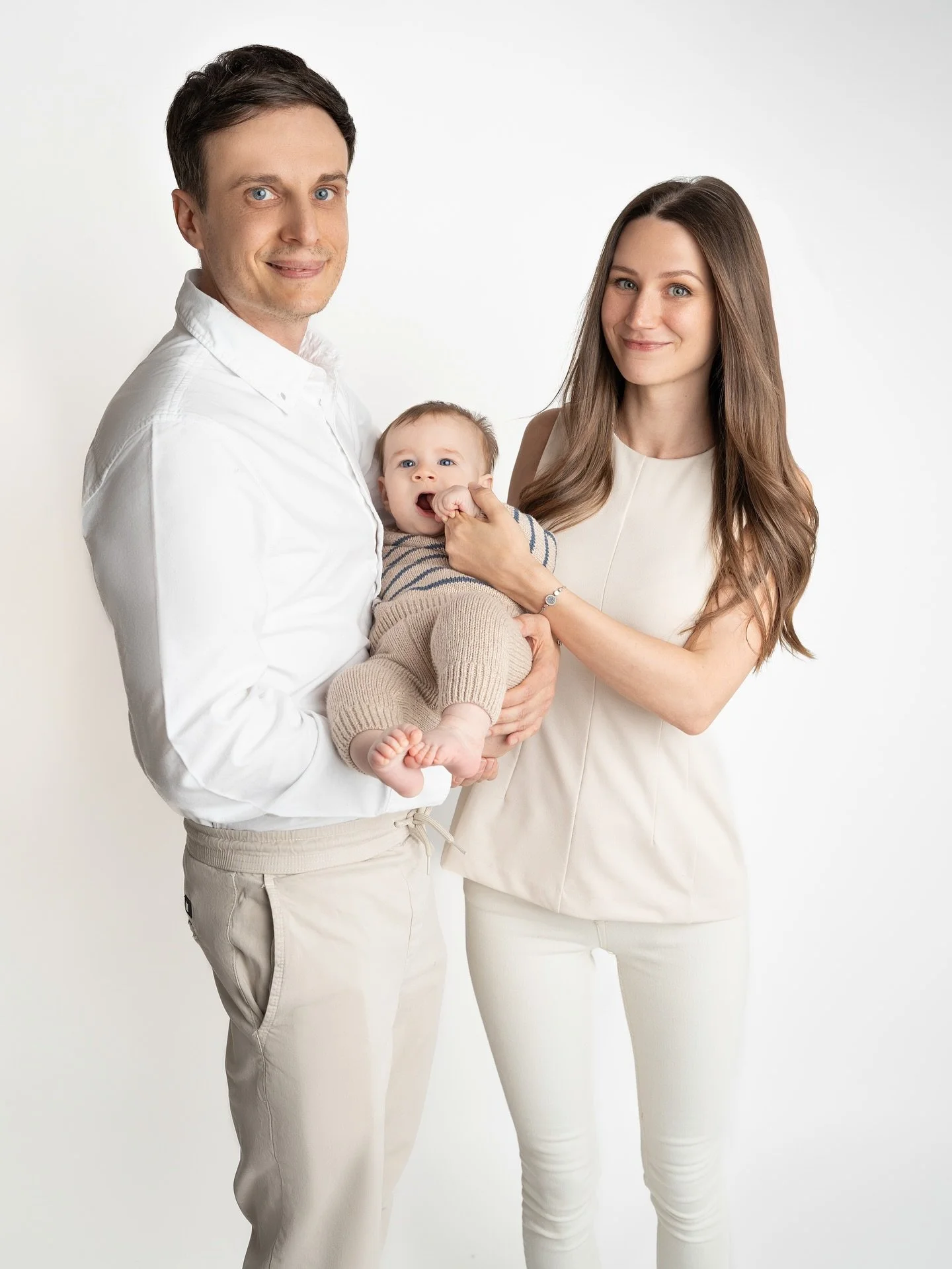 Sie wachsen so schnell auf &hellip; 🥹
Und irgendwann sind genau diese Fotos ihr Weg zur&uuml;ck nach Hause. ✨

#familienfotografie #m&uuml;hldorf #m&uuml;hldorffotograf