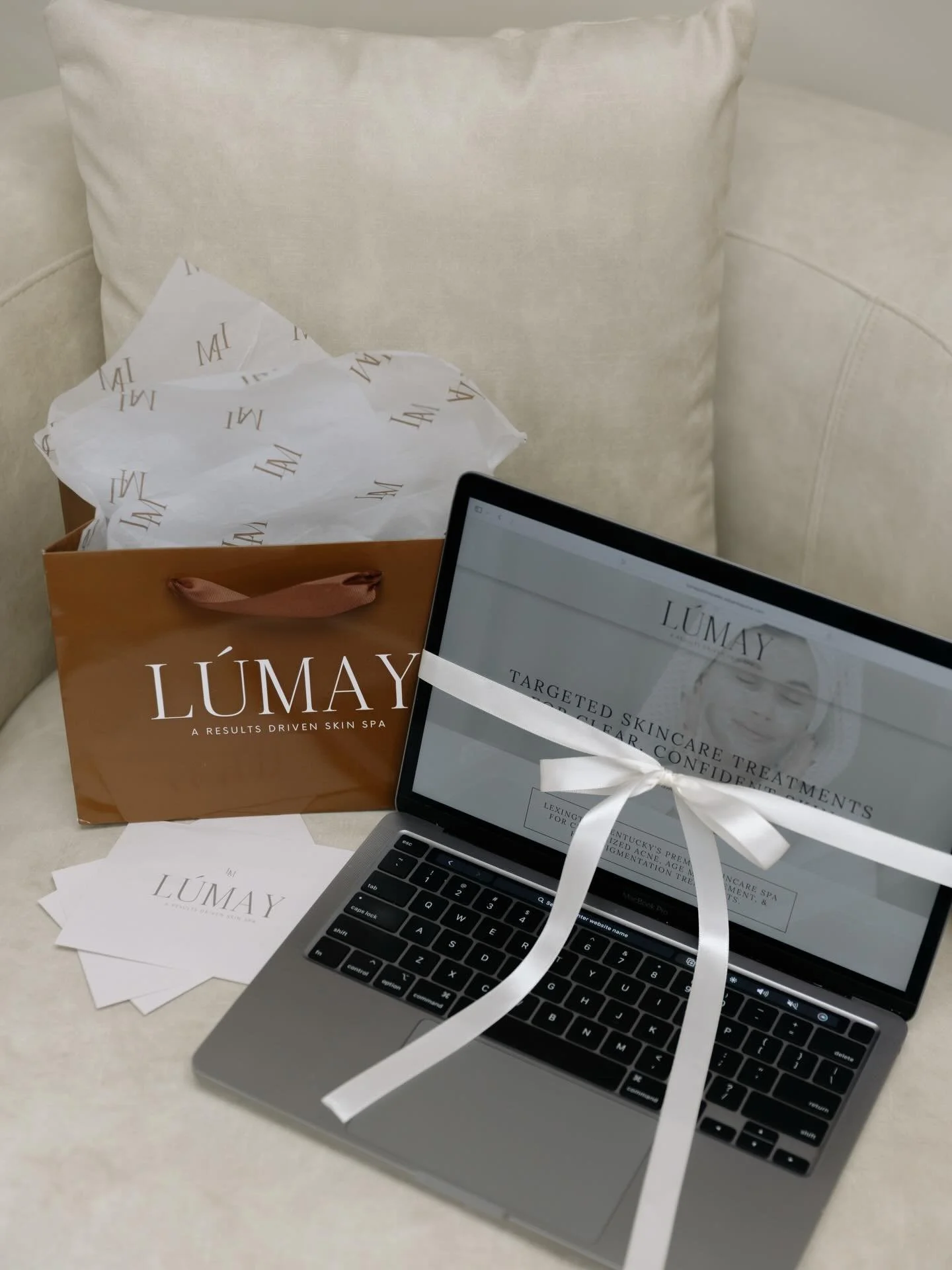 Treat yourself or someone special: e-giftcards are 10% off until Sunday! 

Shop at www.lumayskinspa.com and use code code BF25 for 10% off 🤎