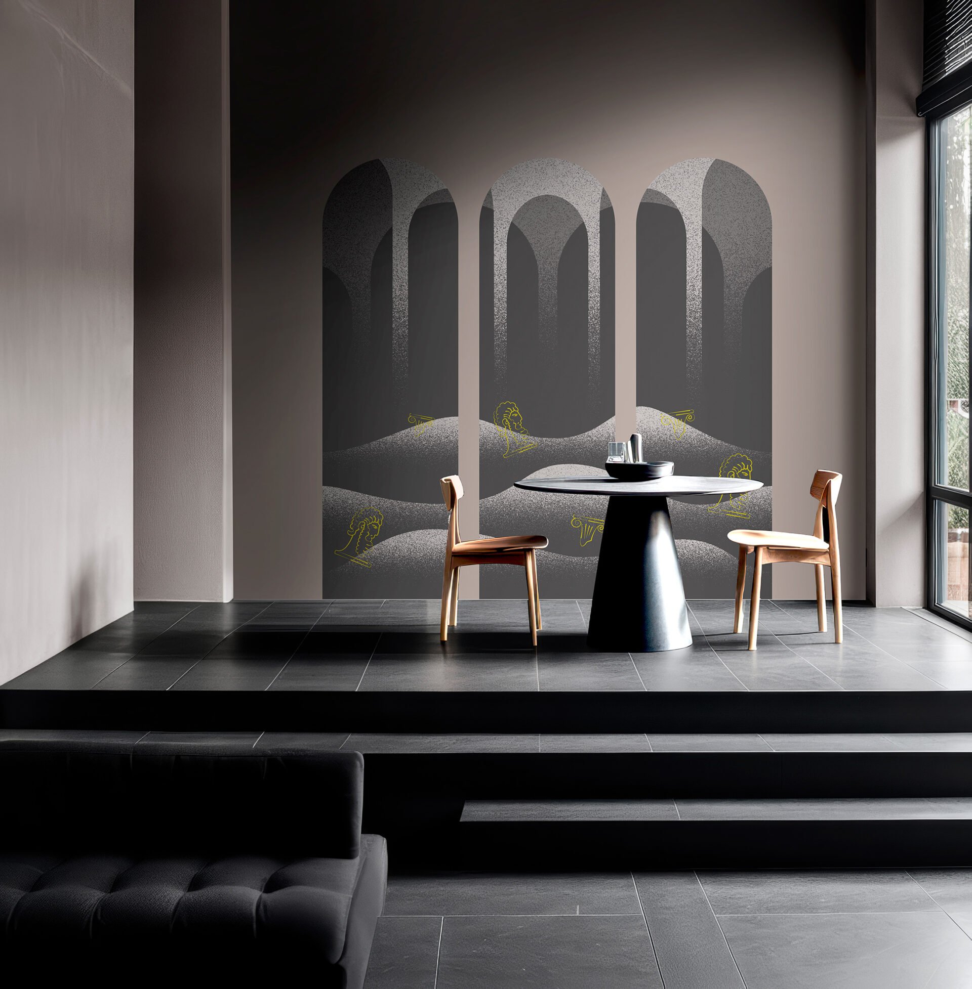 Interno di una stanza moderna con parete decorata da un murale di archi e paesaggi astratti, con tavolo nero e due sedie di legno chiaro.