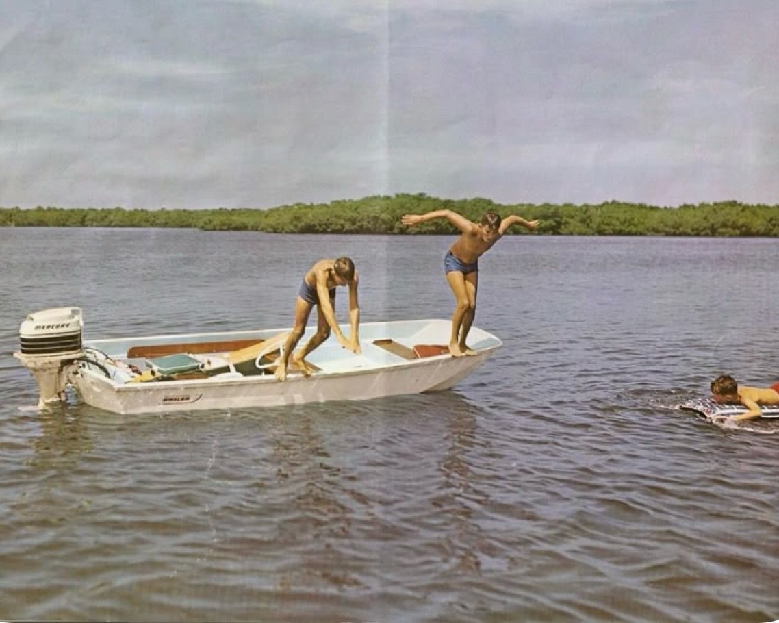 Woke up to fall weather 🥹😭 good thing we have something dropping today to keep you warm 😉