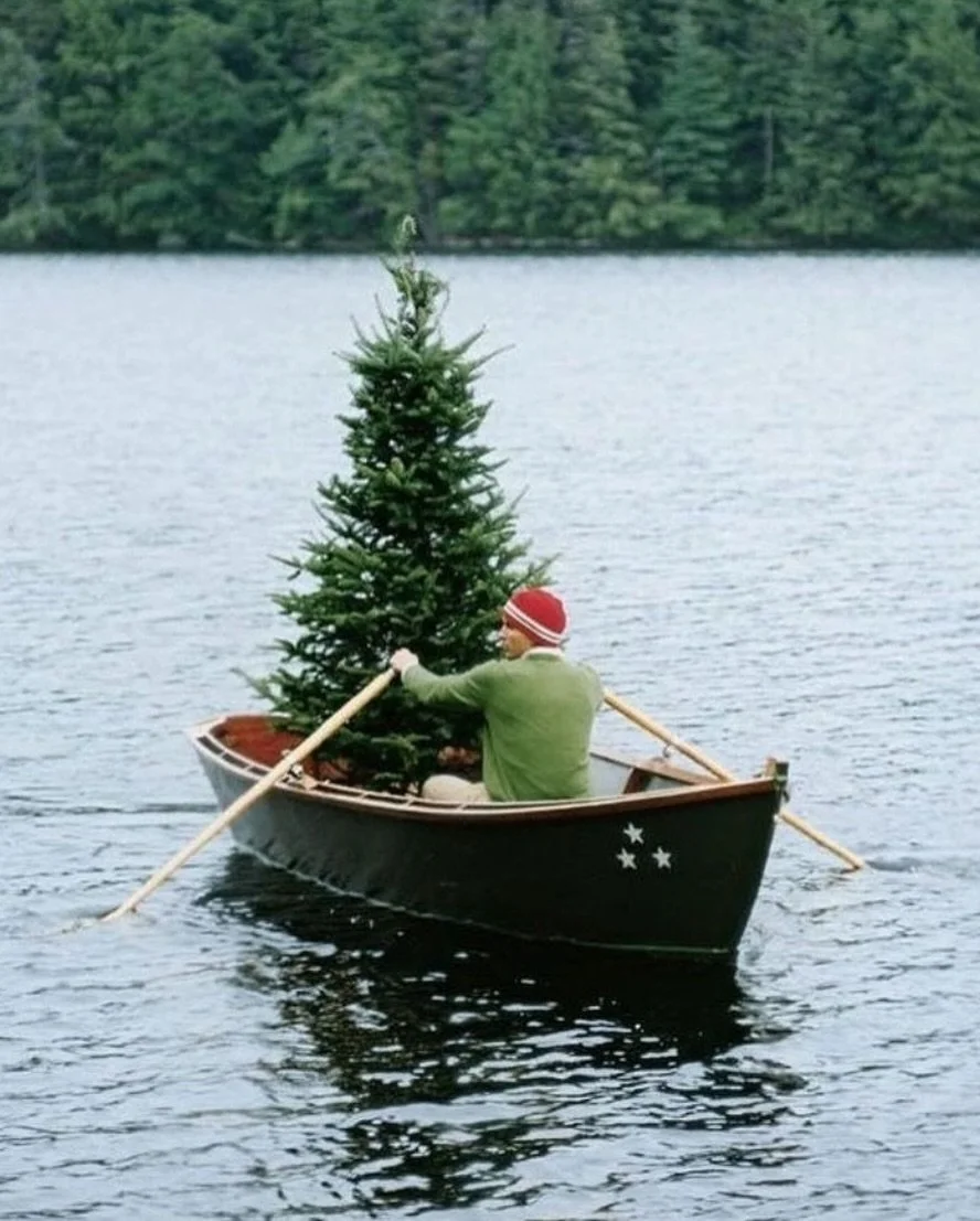 The Rowayton Holiday Stroll is rolling in 🎄✨
⠀⠀⠀⠀⠀⠀⠀⠀⠀
Friday, Dec 5: The Bike Crawl kicks off at The Bait Shop &mdash; swing by for hot cider from 4&ndash;6pm before you ride on.
⠀⠀⠀⠀⠀⠀⠀⠀⠀
Saturday, Dec 6: We&rsquo;ll be greeting Santa as he sails 