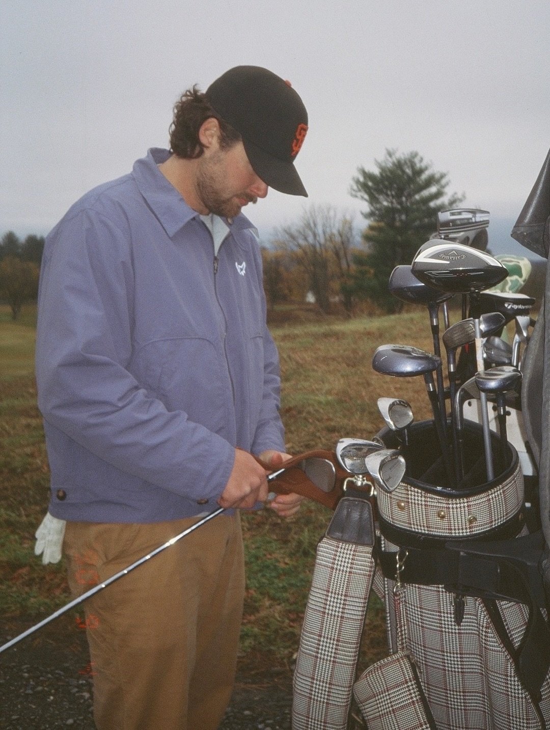 Rainy rounds, still playing through.
The Reversible Coast to Coast Jacket - built for unpredictable weather and days that don&rsquo;t stop when the forecast changes.