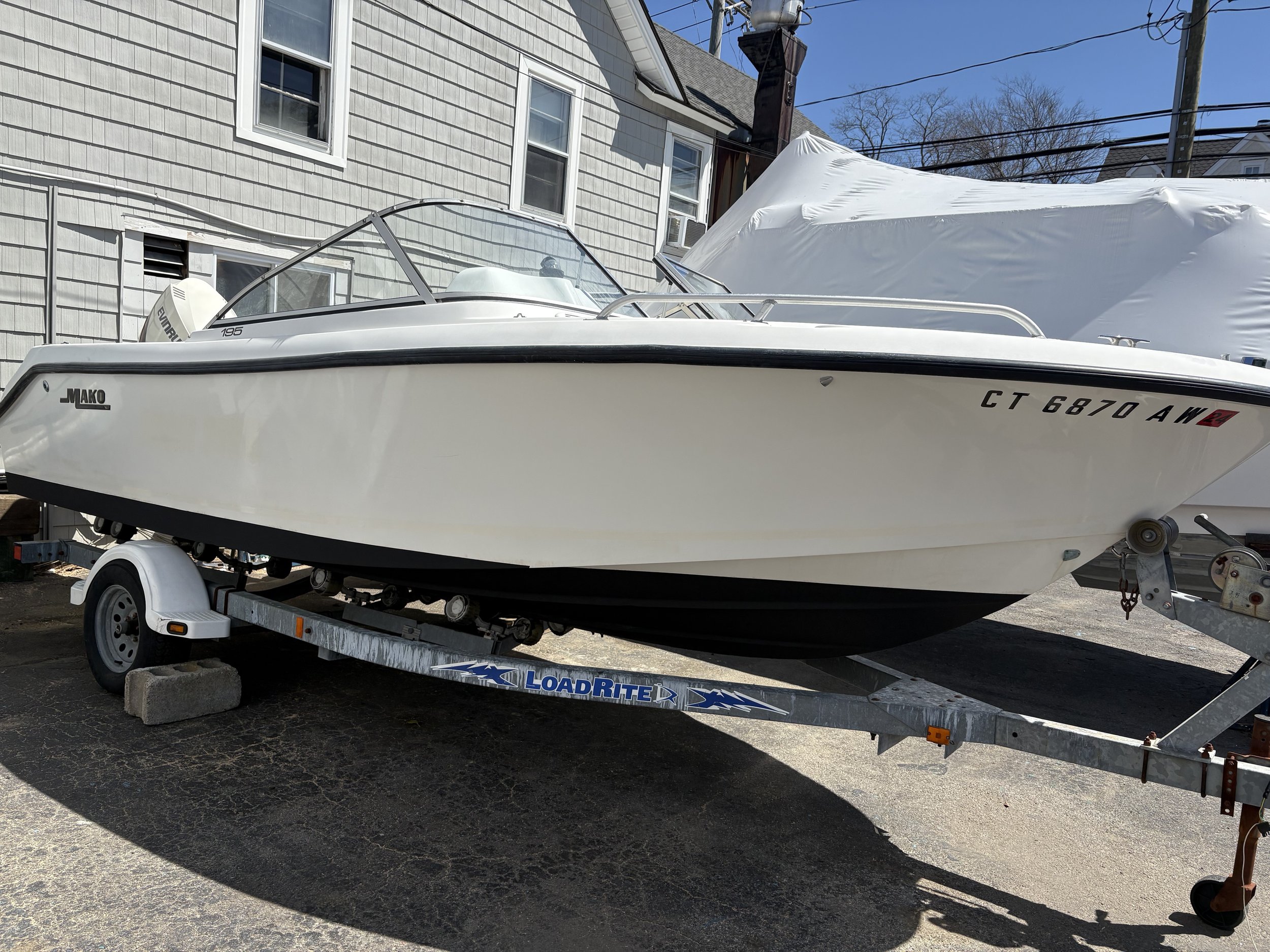 2000, 195 Mako
