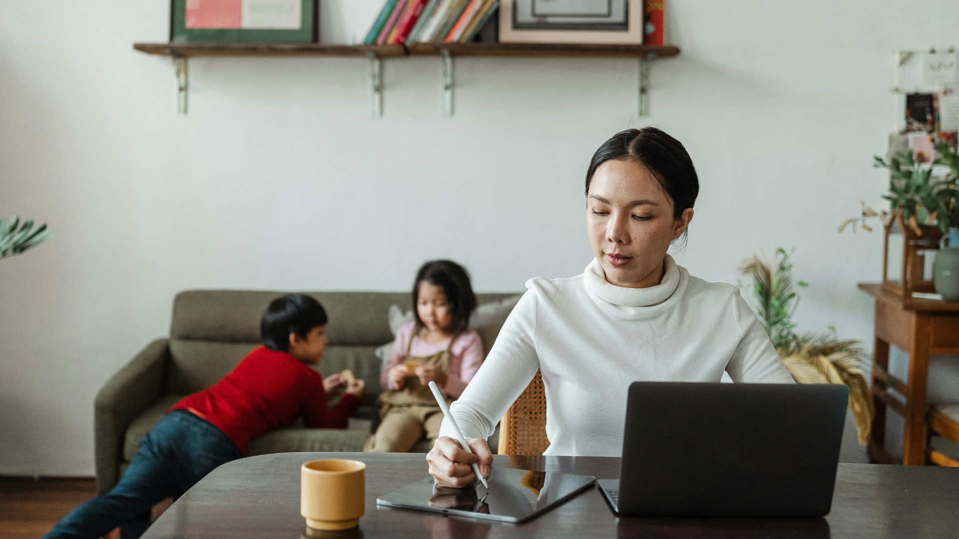 Why Telehealth Therapy Works So Well for Busy Professionals and Parents