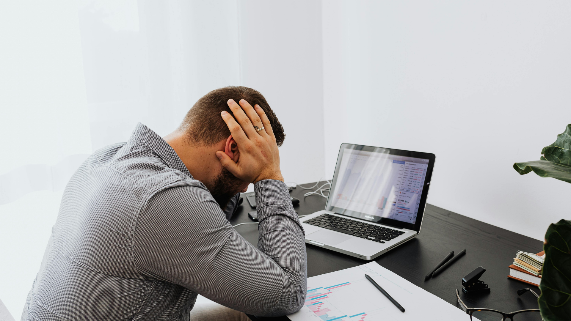 The Silent Signs of Anxiety in Men: When Success Hides Stress