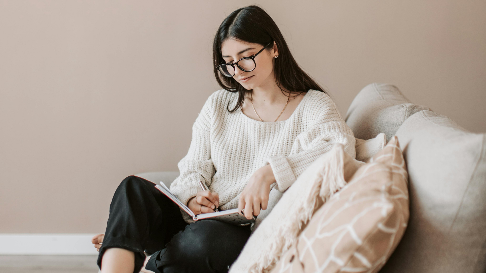 A Simple Weekly Check-In That Helps You Stay Emotionally Balanced