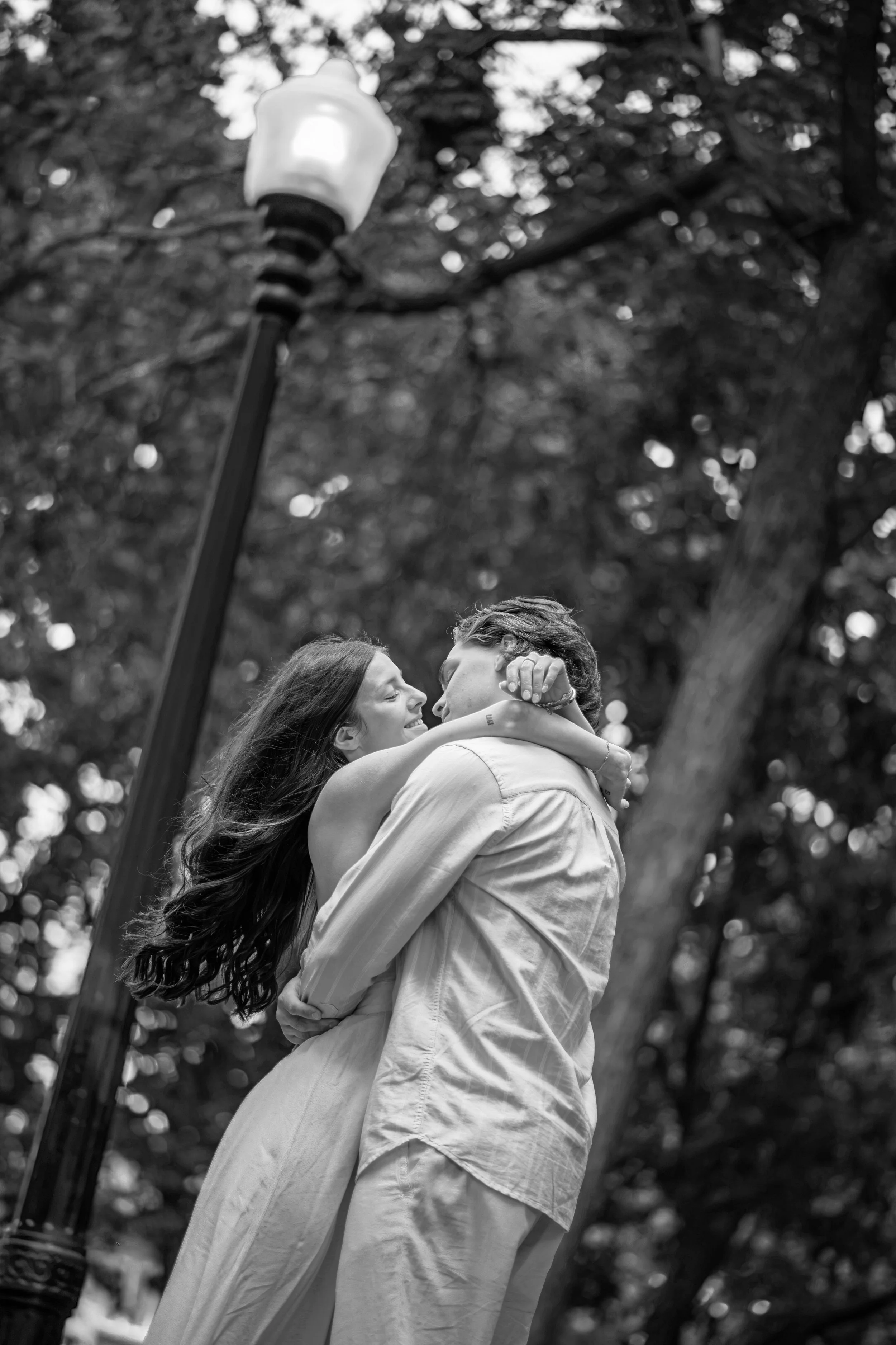 20260722_EmyNadeau_SeanceCouple-18-FINAL-BW.jpg